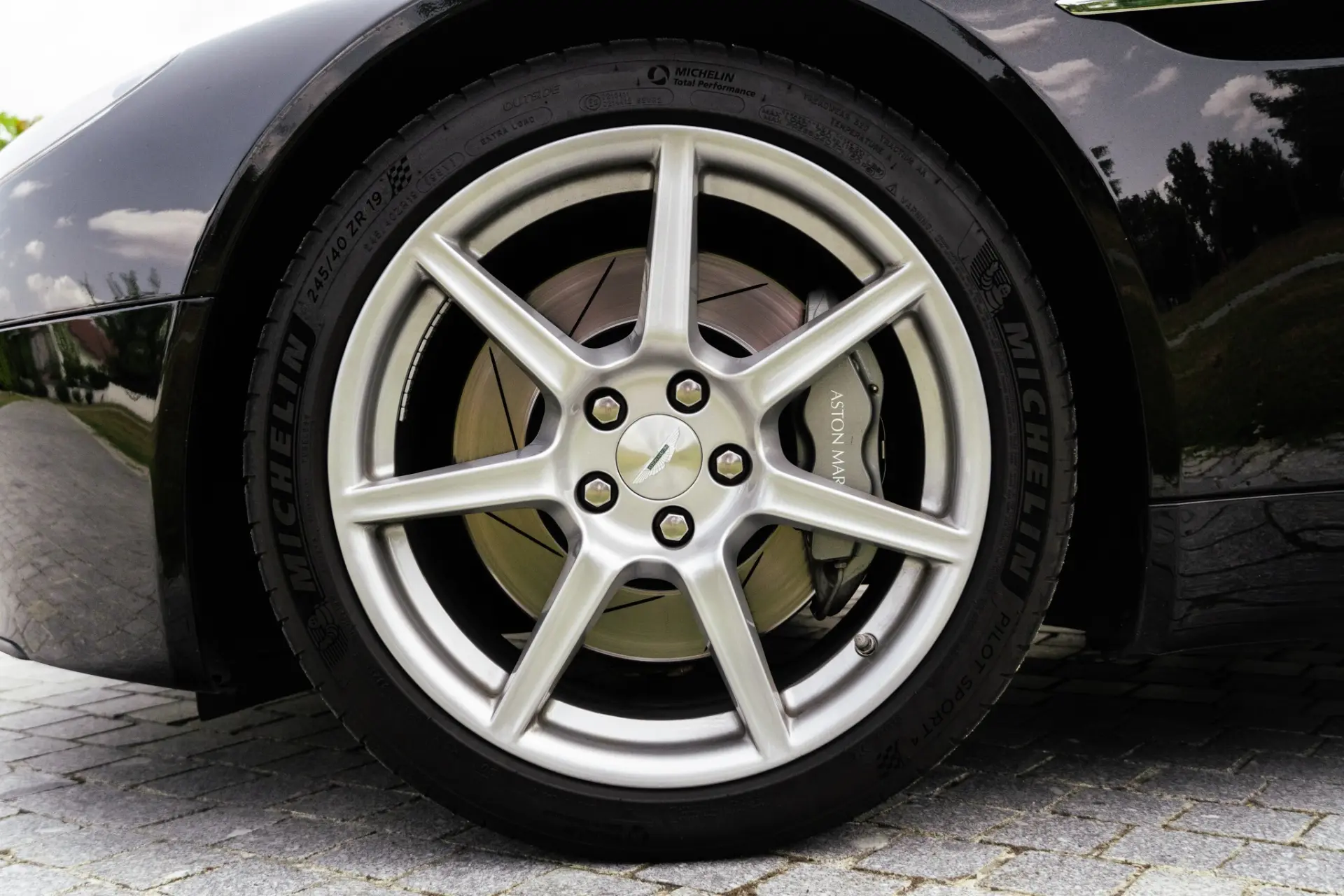 Aston Martin Vantage Coupe Sportshift 25