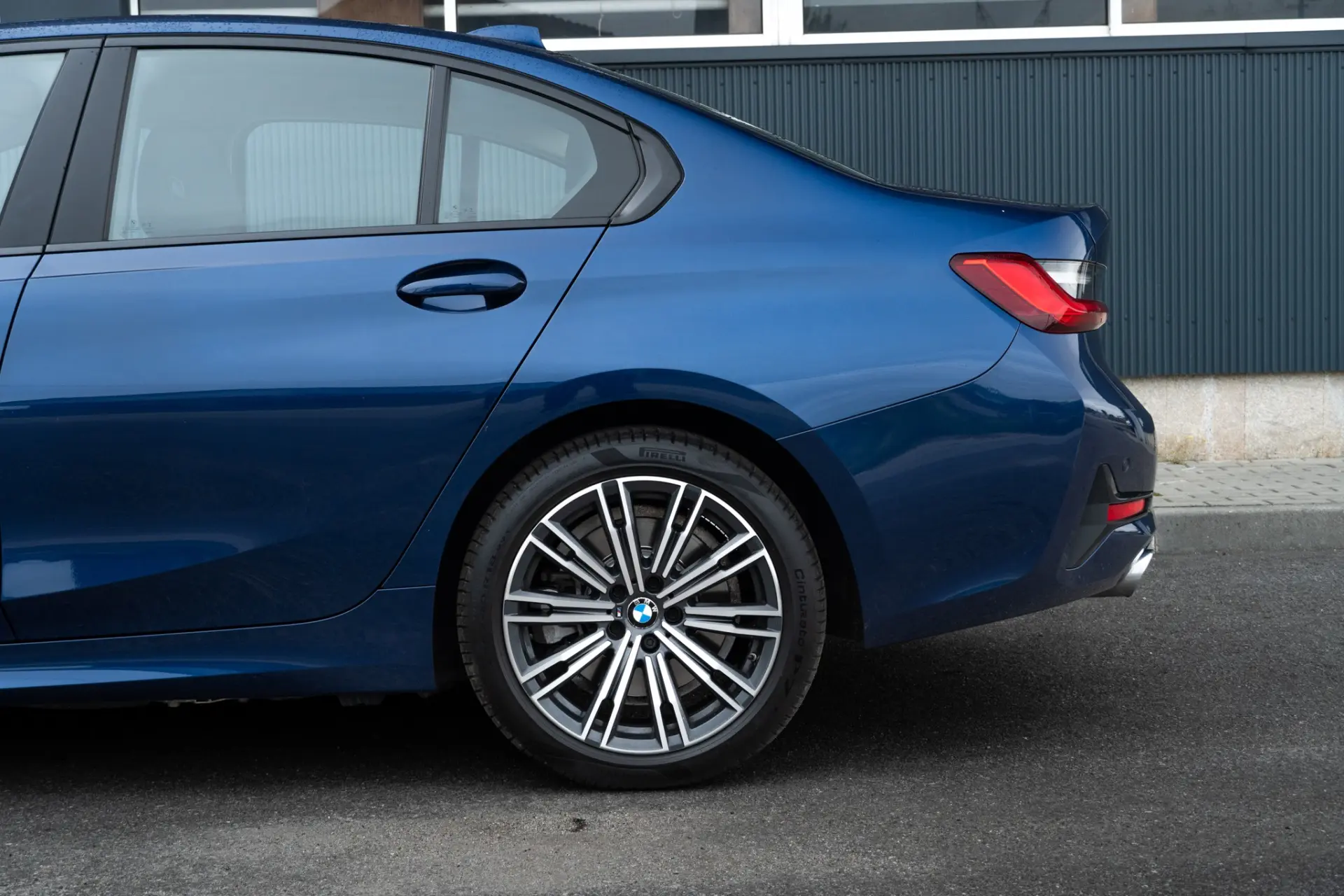 BMW 330 e Line Luxury Auto 32