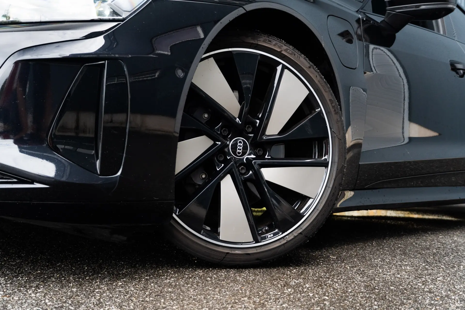 Audi e-tron GT quattro 37