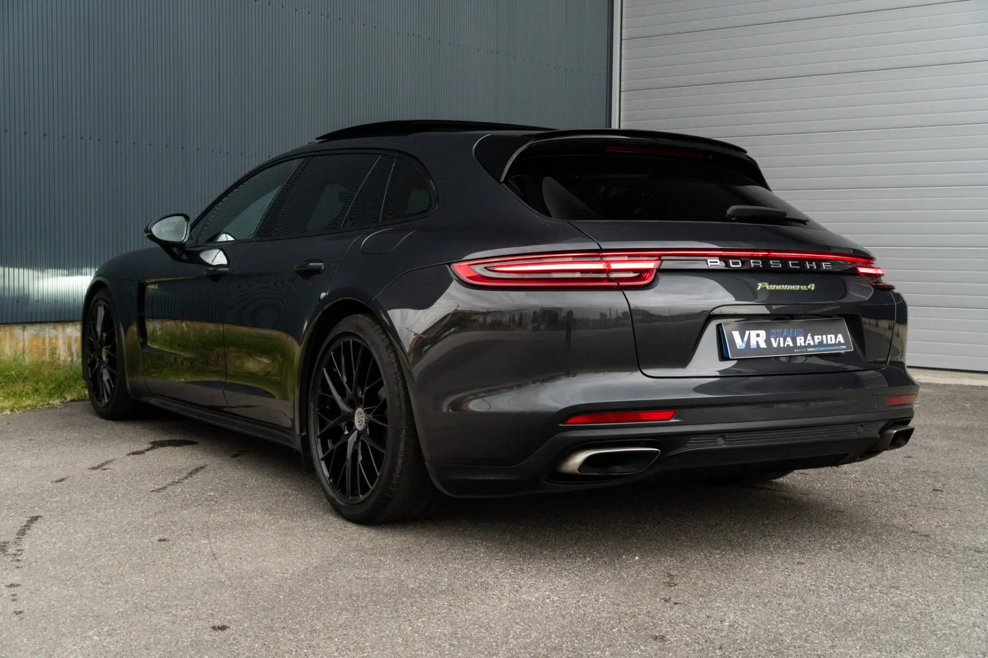 Porsche Panamera Sport Turismo 4 E-Hybrid Platinum Edition PDLS 6