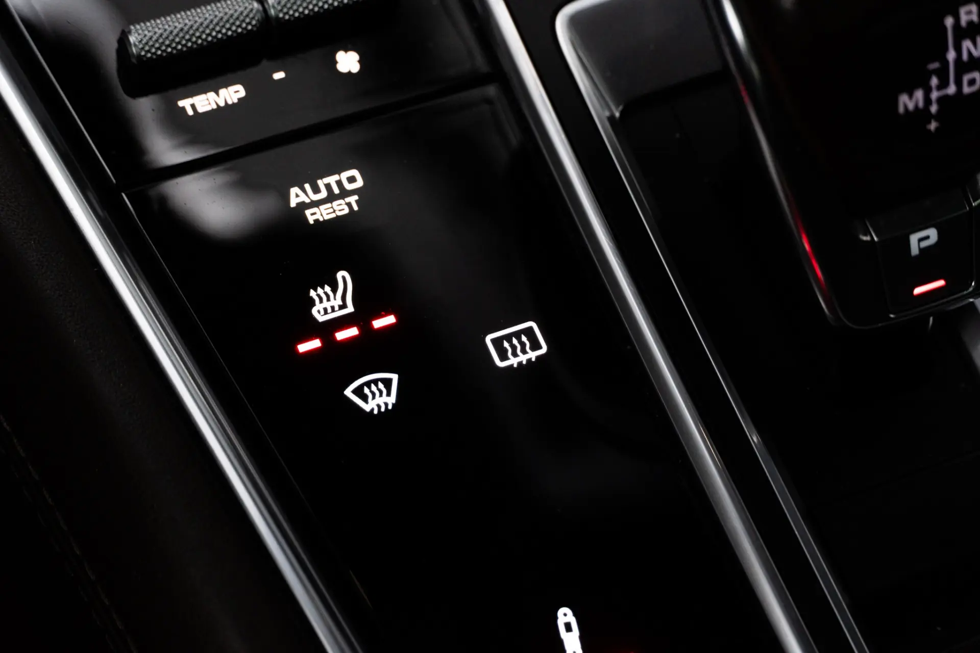 Porsche Panamera Sport Turismo 4 E-Hybrid Platinum Edition PDLS 28