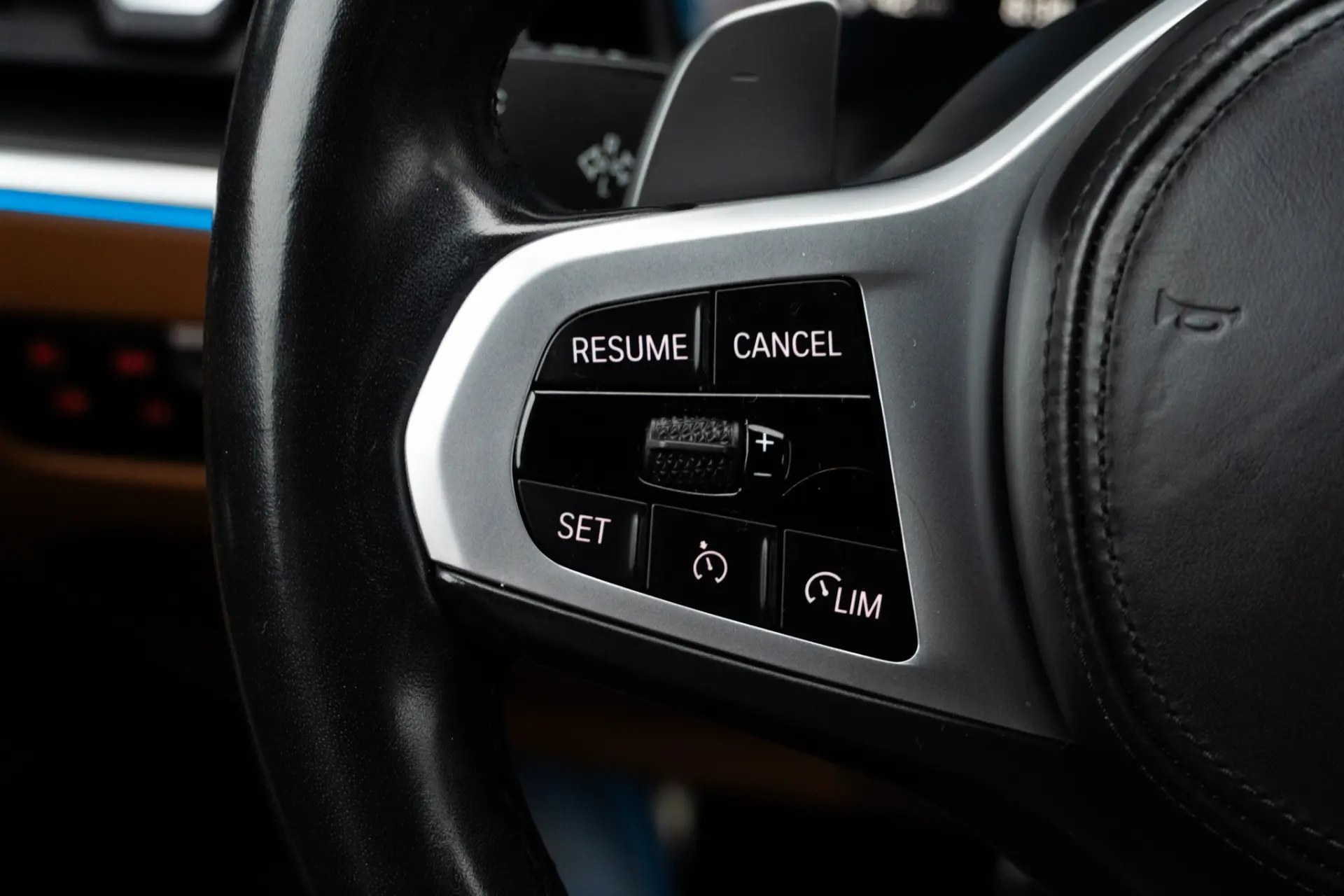 BMW 330 e Pack M Auto 42