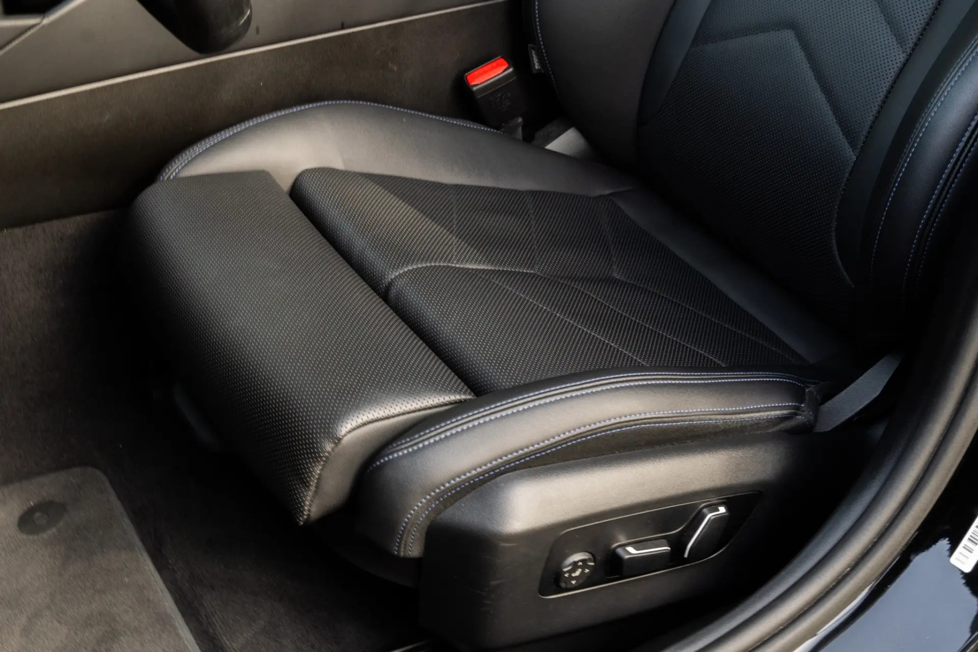 BMW i5 eDrive40 Pack Desportivo M 54