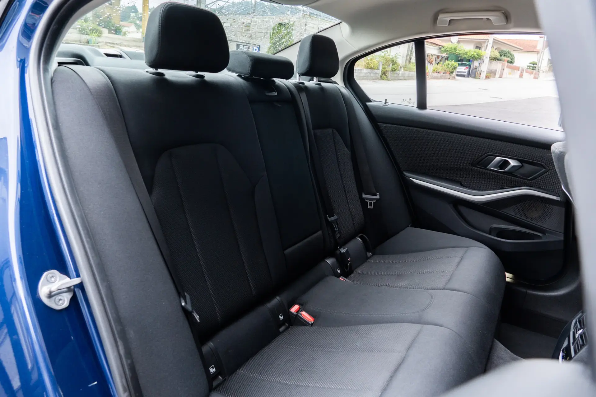 BMW 330 e Line Luxury Auto 36
