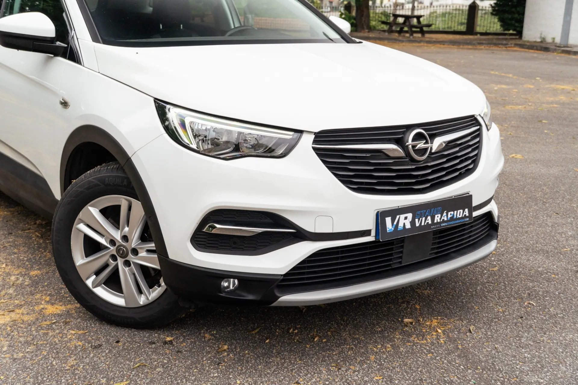 Opel Grandland X 1.2 T Business Edition 28