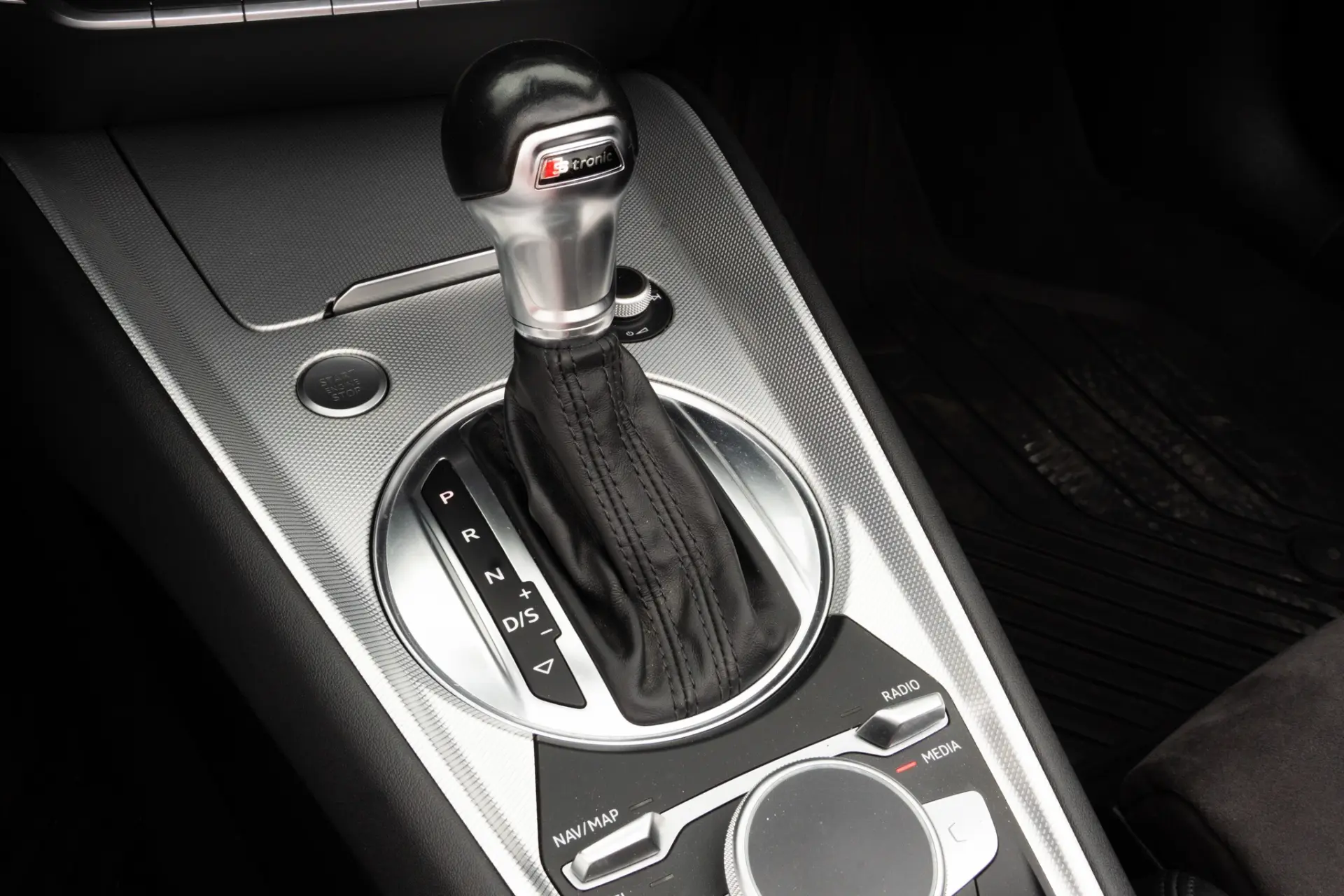 Audi TT Roadster 1.8 TFSi S-line S tronic 10