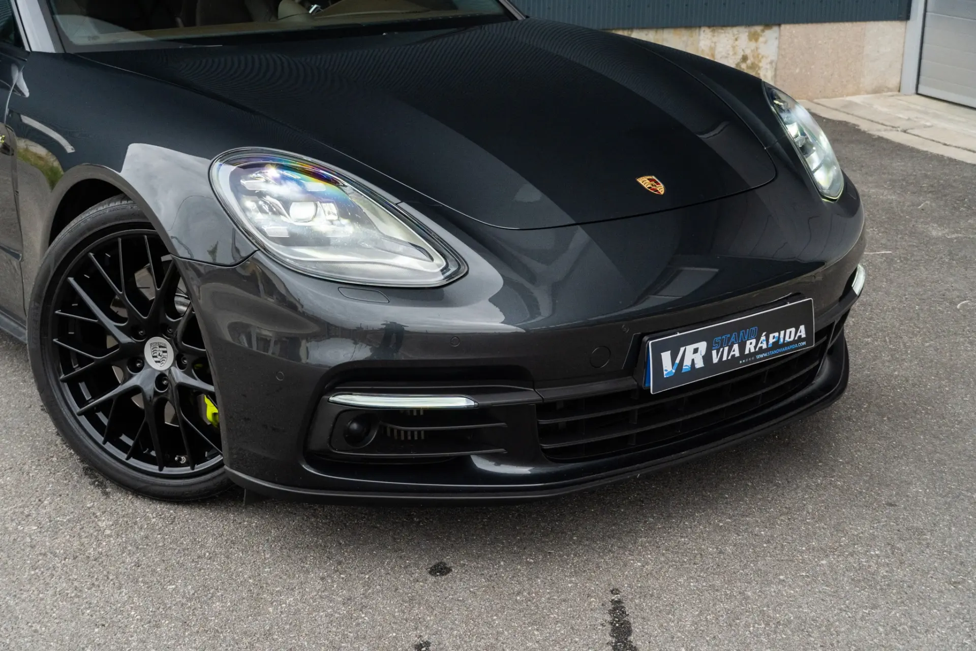 Porsche Panamera Sport Turismo 4 E-Hybrid Platinum Edition PDLS 35