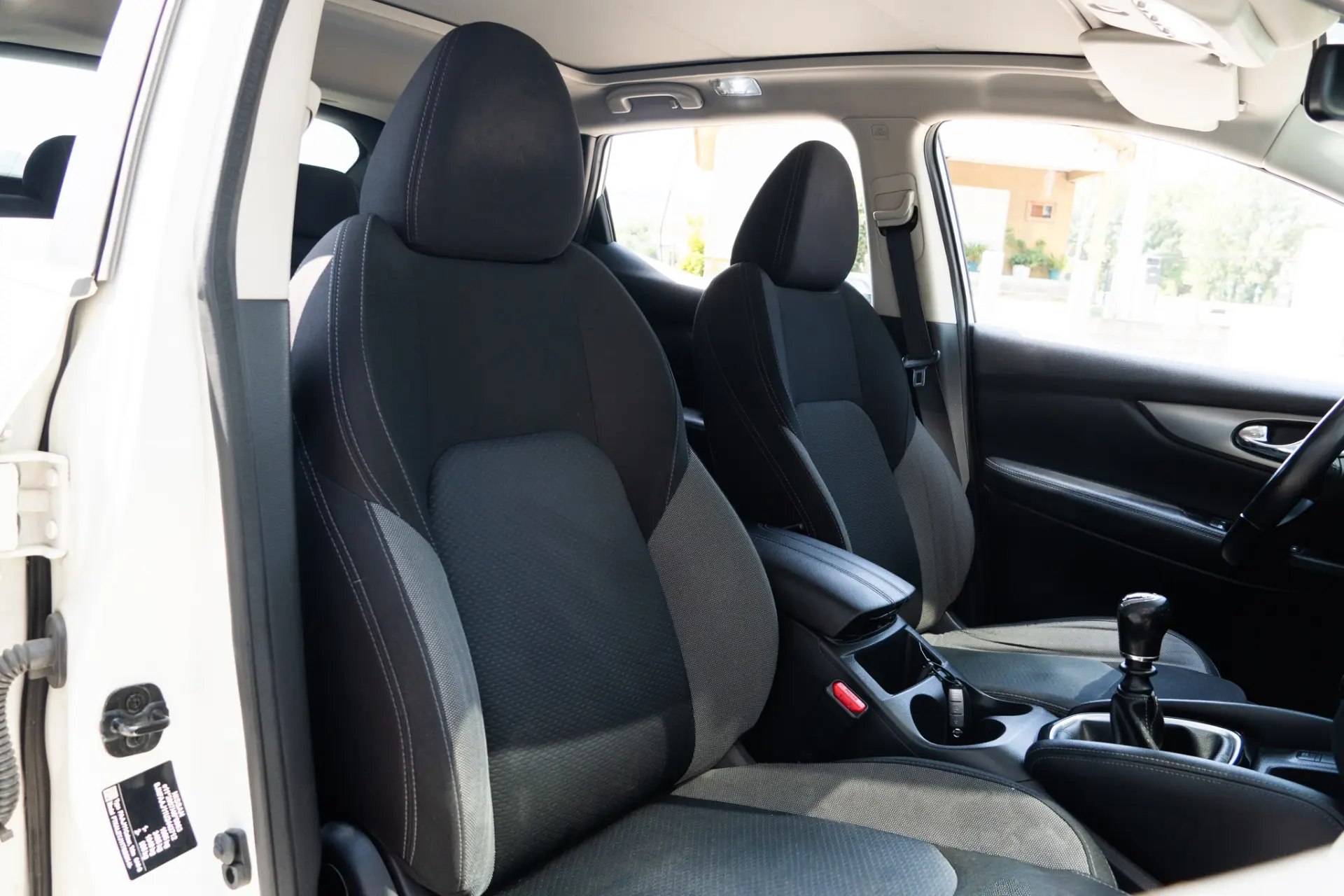 Nissan Qashqai 1.5 dCi N-Connecta J18 8