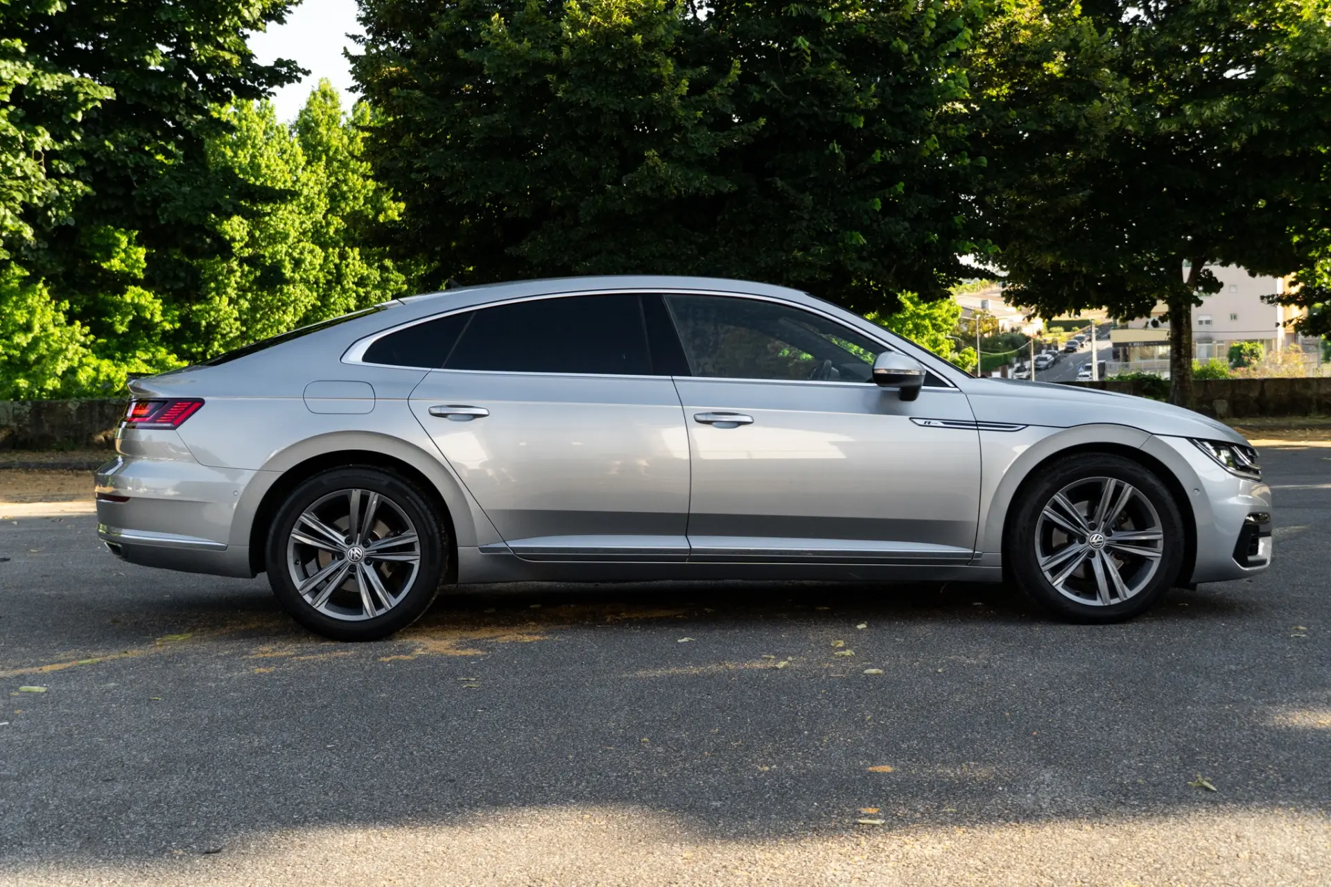 Volkswagen Arteon 2.0 TDI R-Line DSG 27