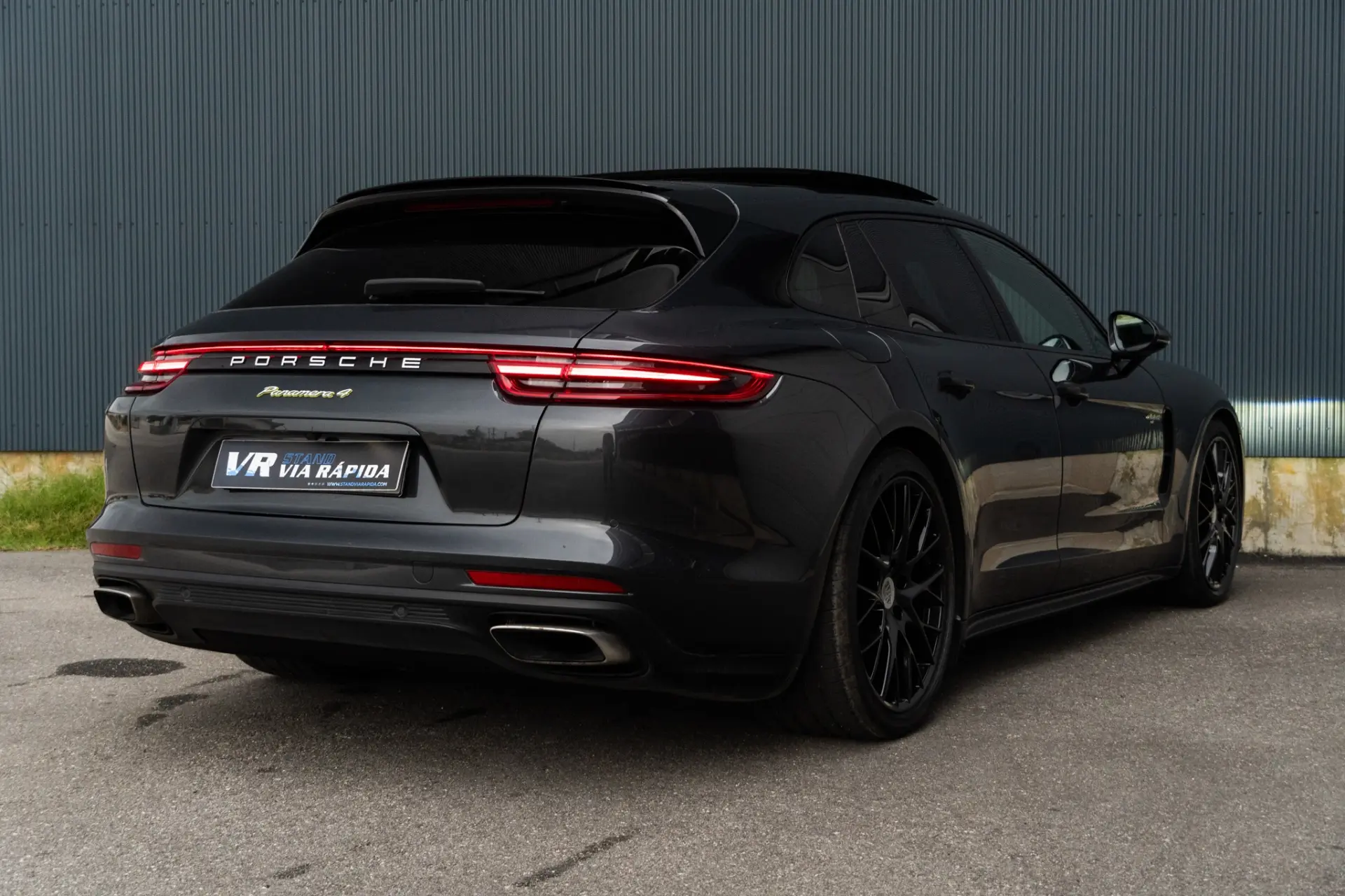 Porsche Panamera Sport Turismo 4 E-Hybrid Platinum Edition PDLS 4