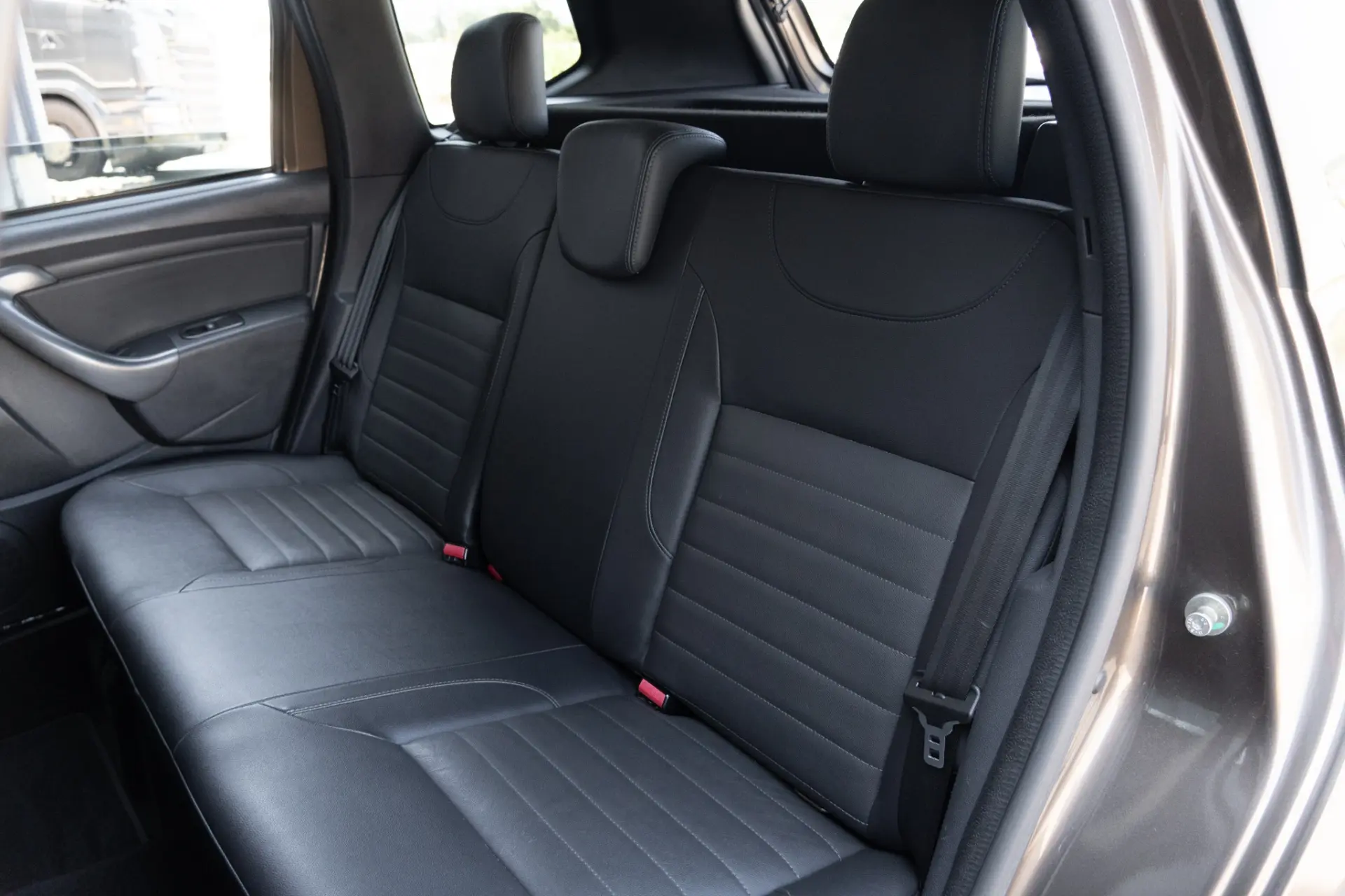 Dacia Duster 1.5 dCi SL Black Shadow 9