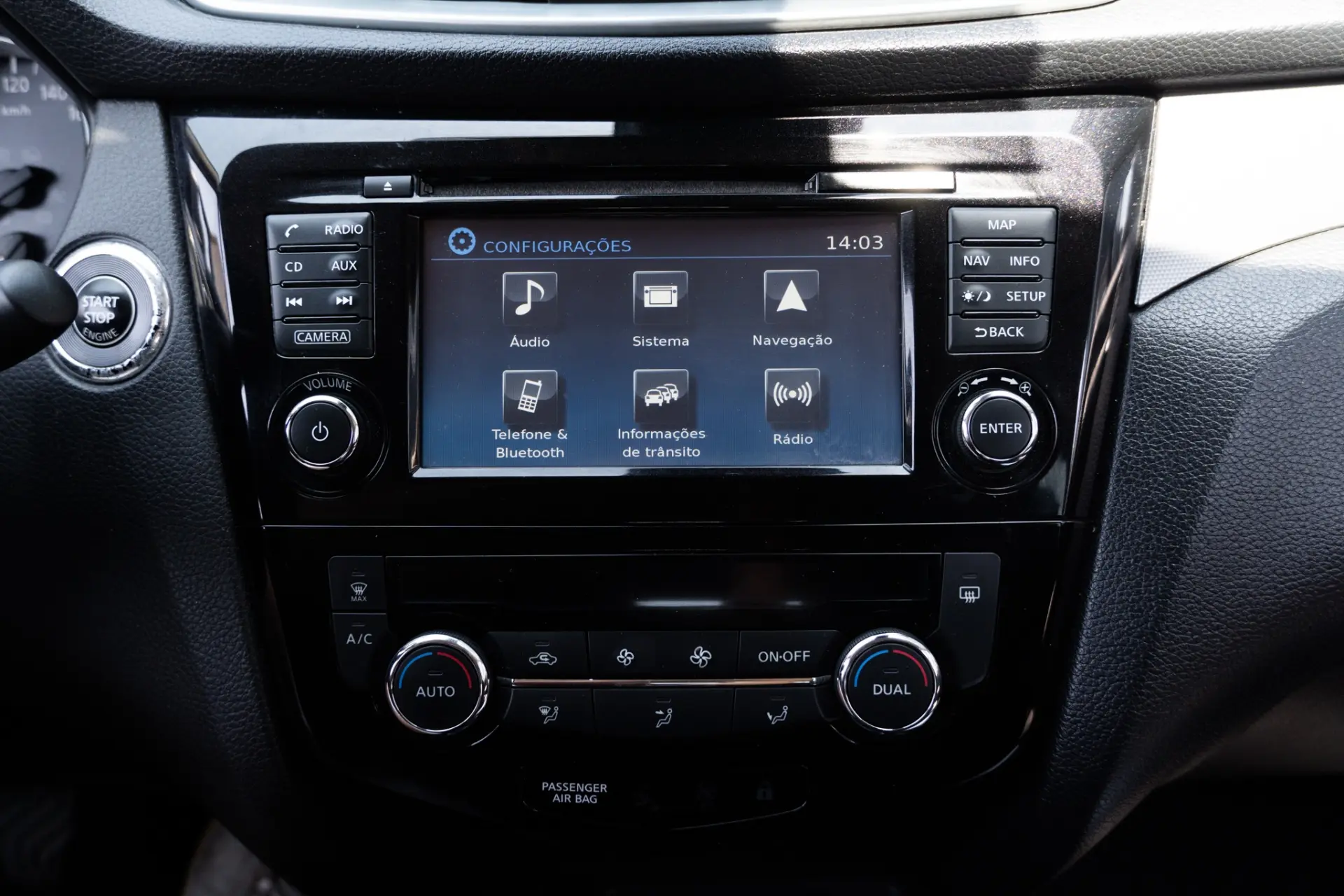 Nissan Qashqai 1.5 dCi N-Connecta J18 12