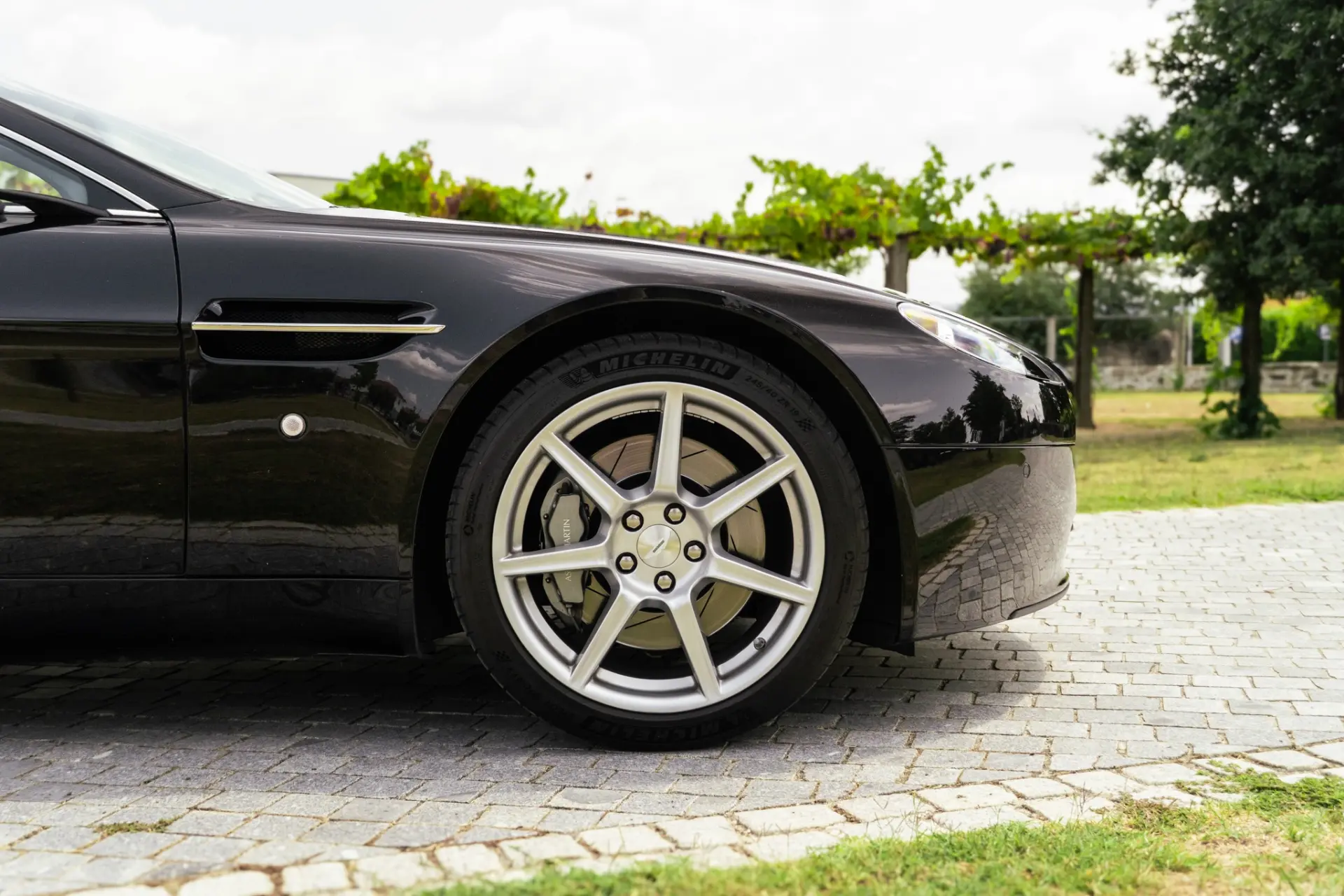 Aston Martin Vantage Coupe Sportshift 23