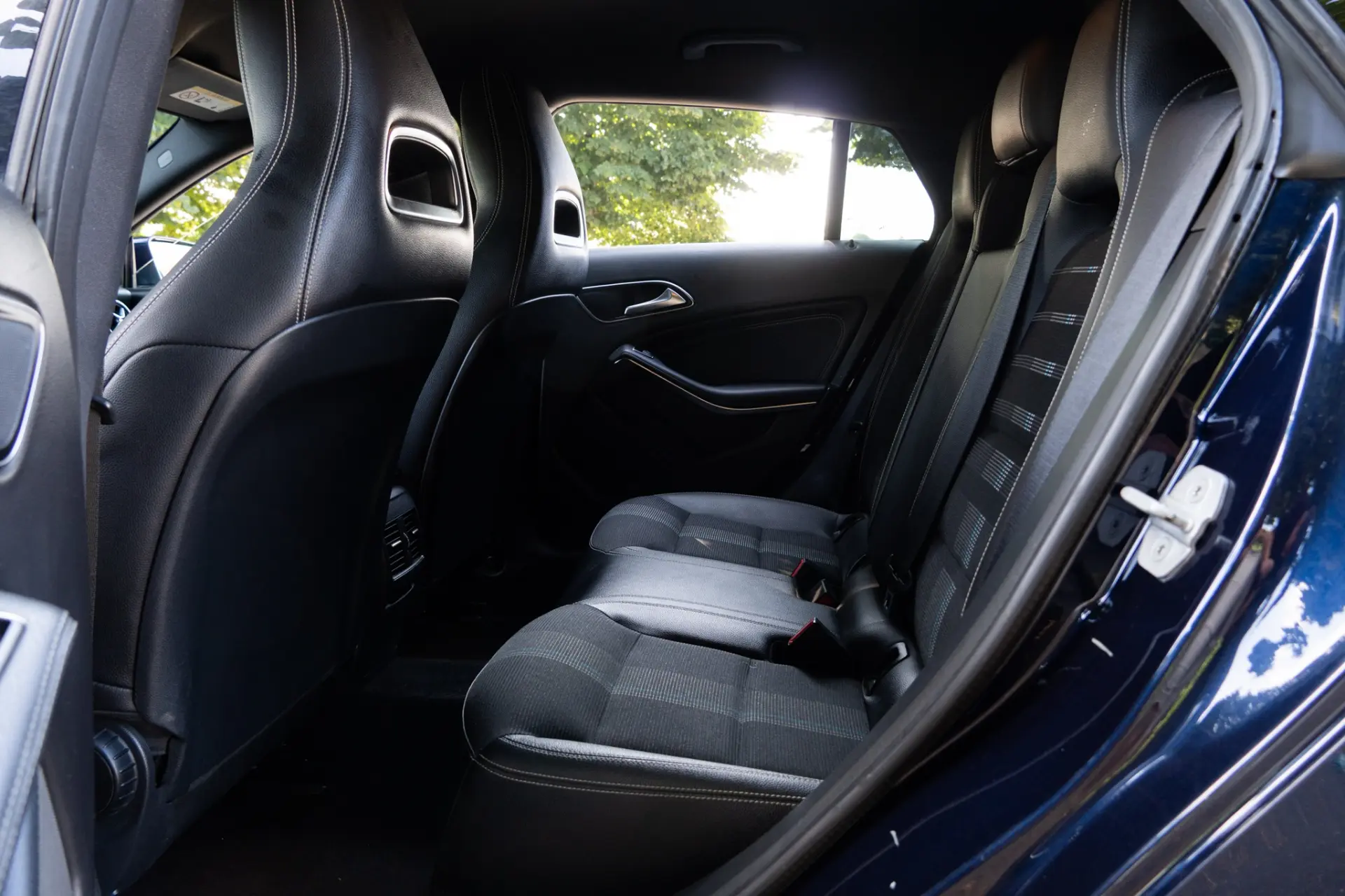Mercedes-Benz CLA 180 d 53