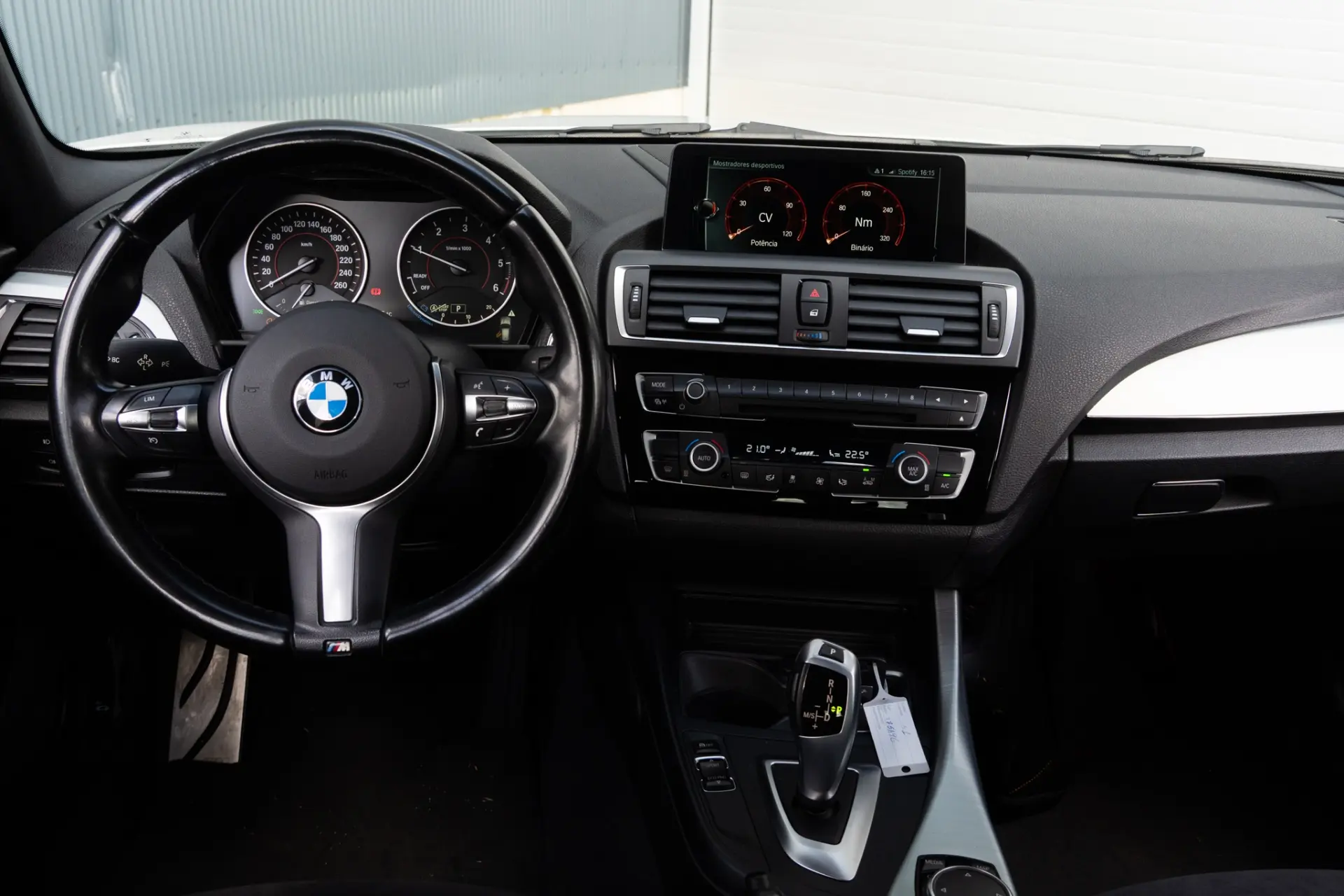 BMW 116 d Pack M Auto 10