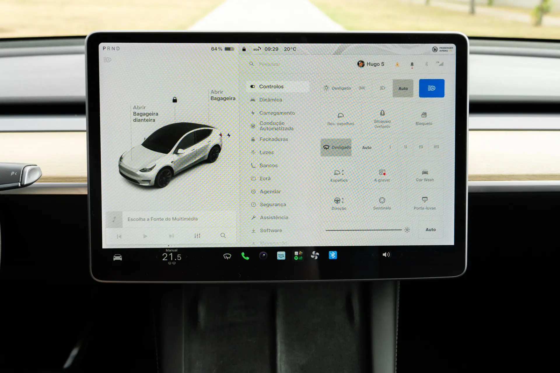 Tesla Model Y Long Range Dual Motor AWD 14
