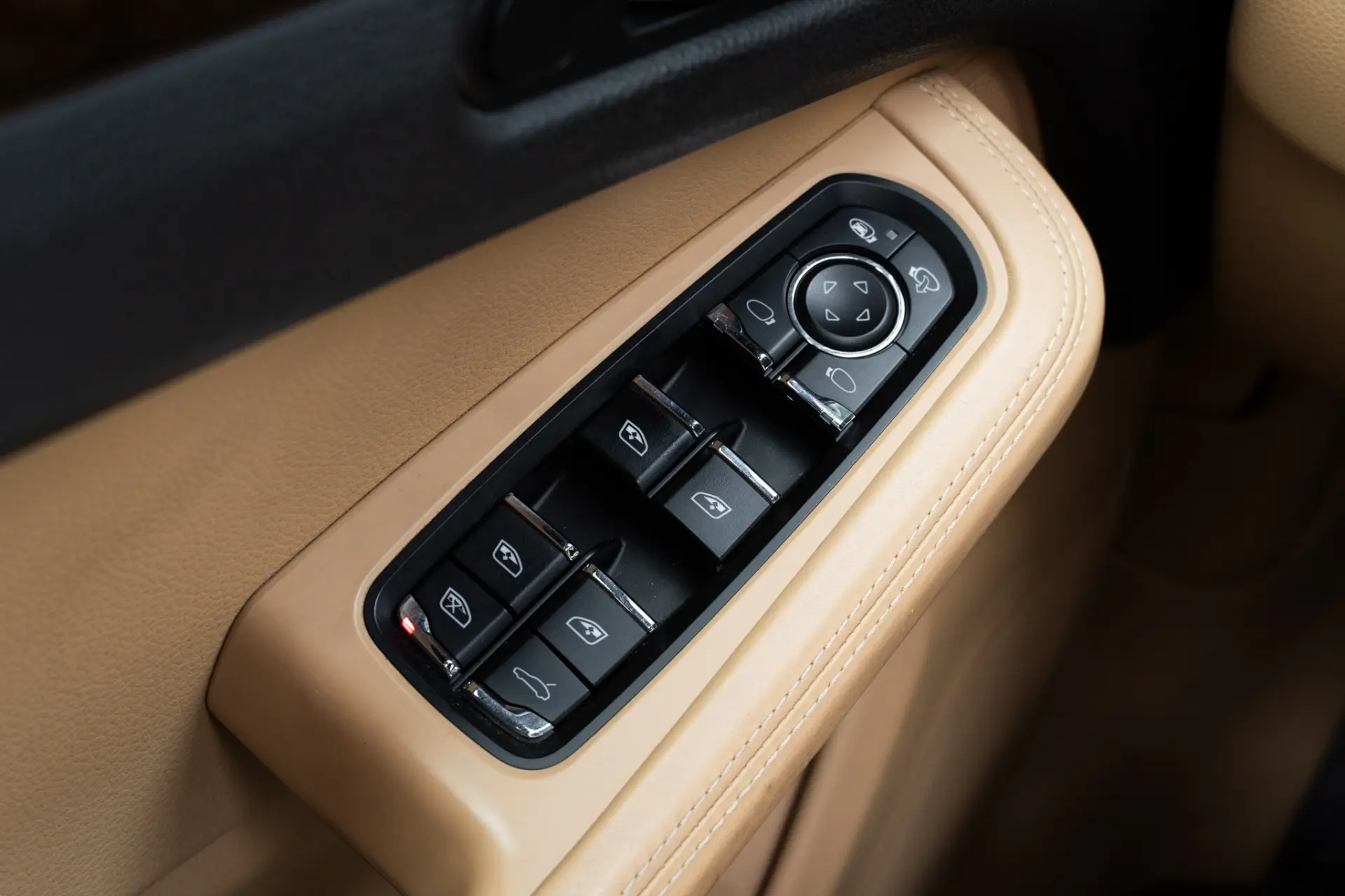 Porsche Macan PDK 53