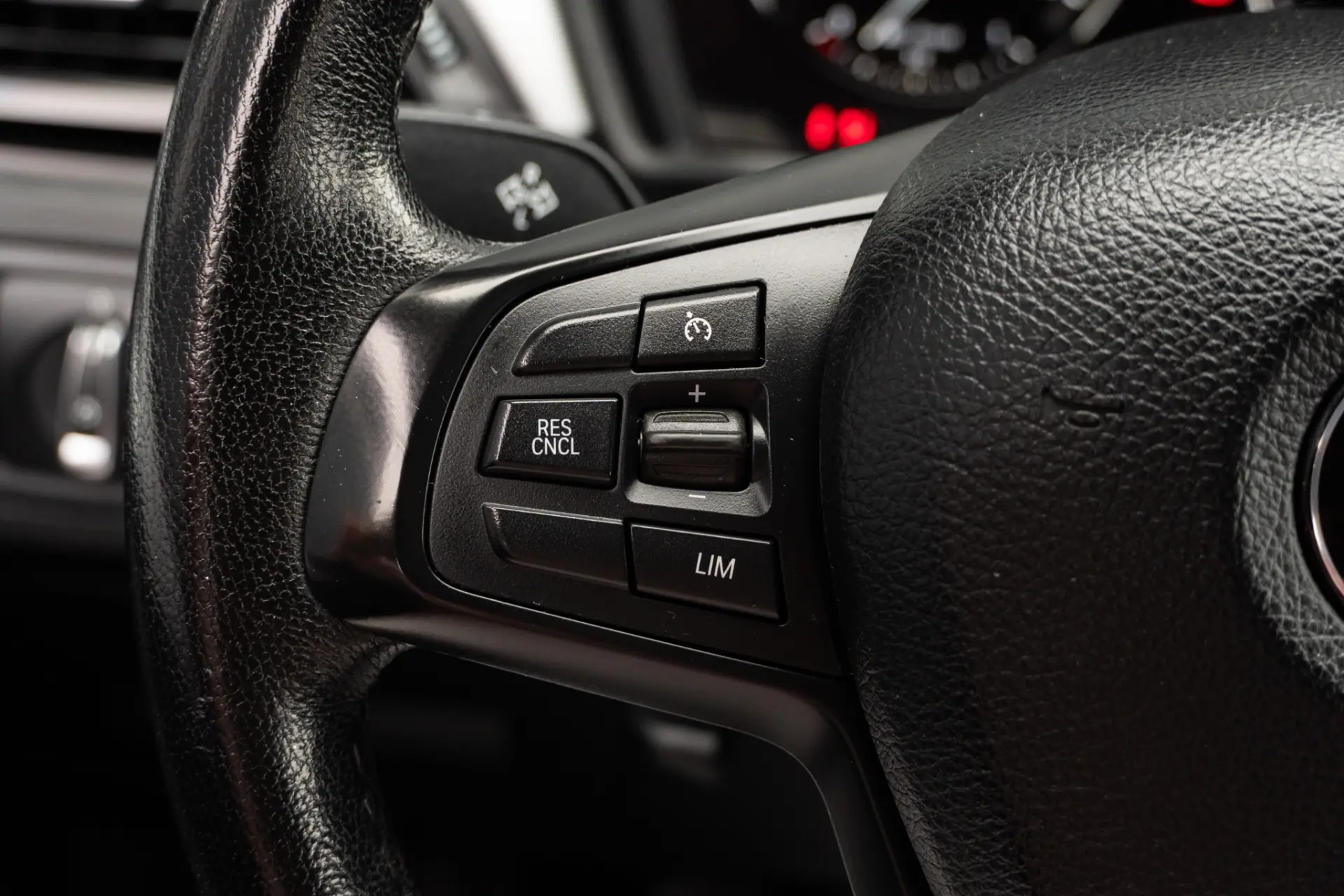 BMW X1 16 d sDrive Advantage 37