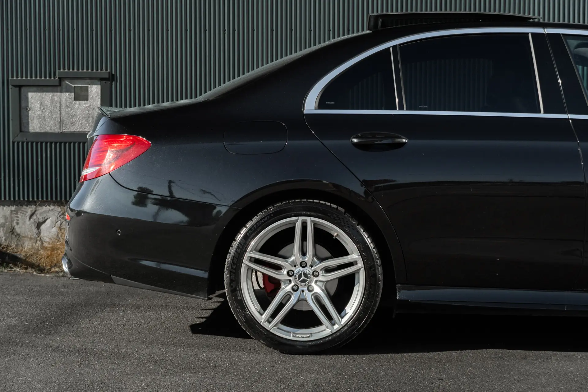 Mercedes-Benz E 220 d Avantgarde 37