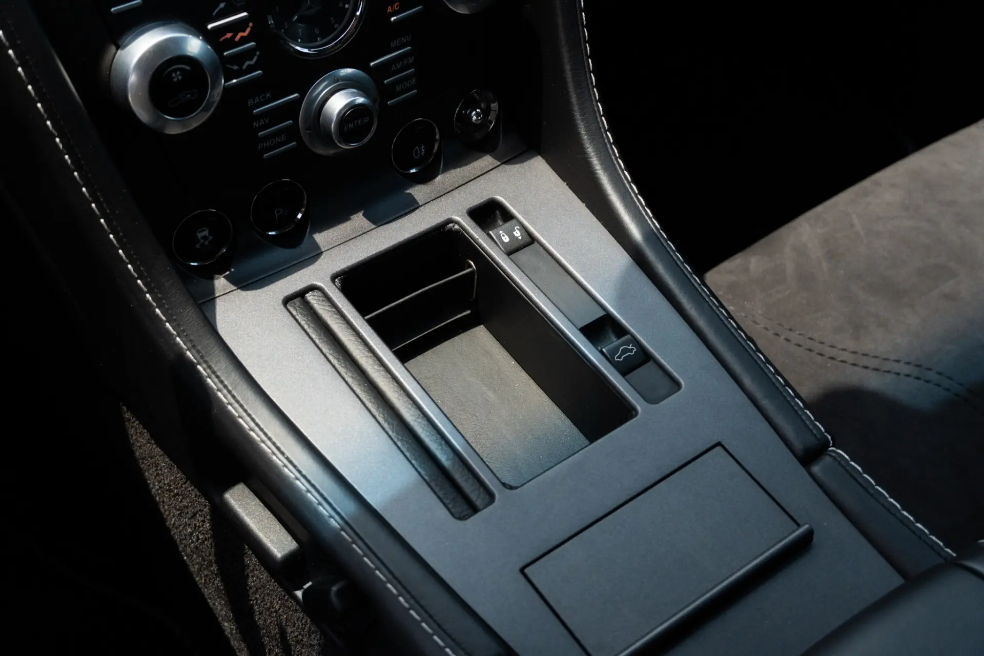 Aston Martin Vantage Coupe Sportshift 35