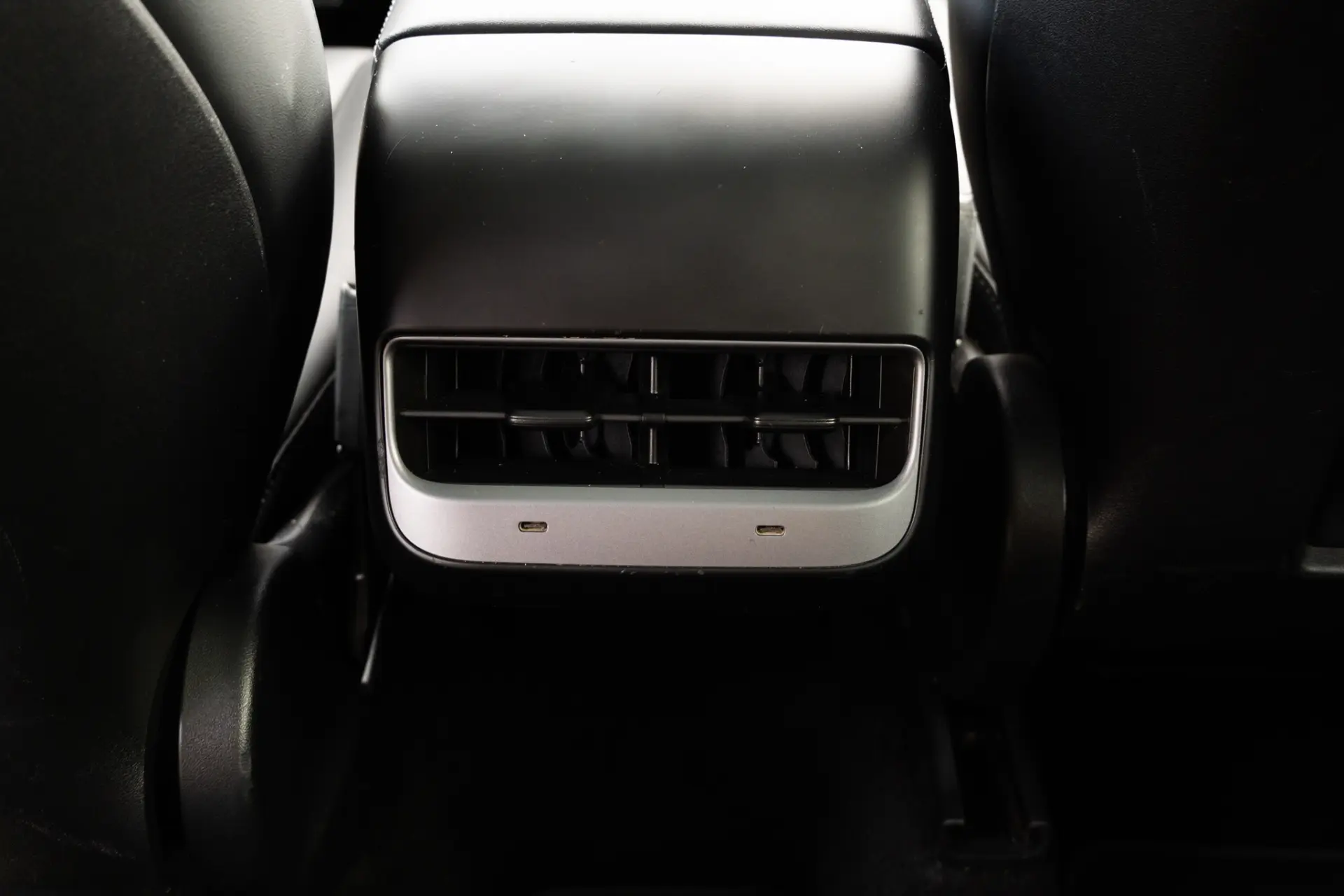Tesla Model Y Long Range Dual Motor AWD 48