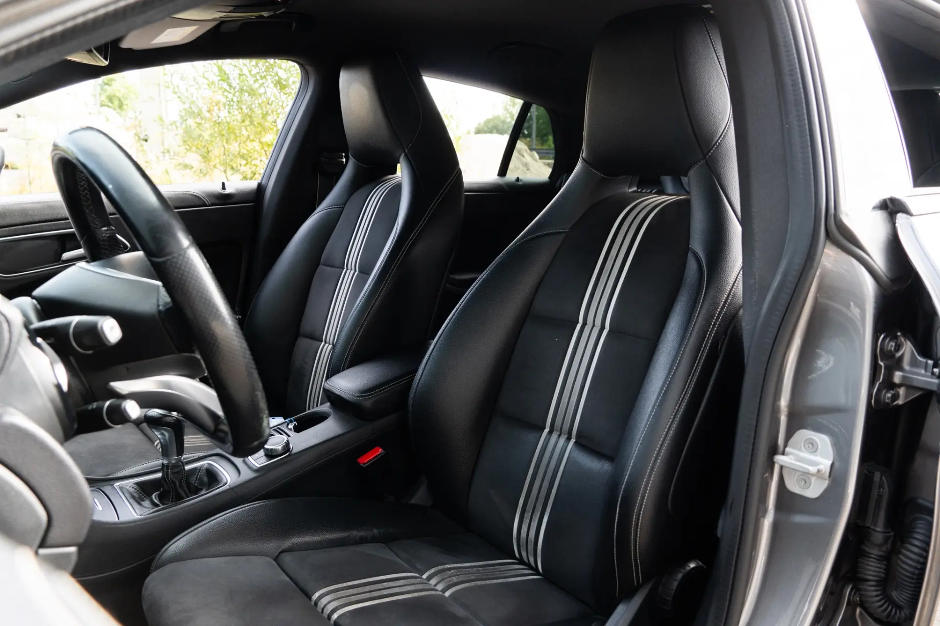 Mercedes-Benz CLA 180 d Shooting Brake AMG Line 25