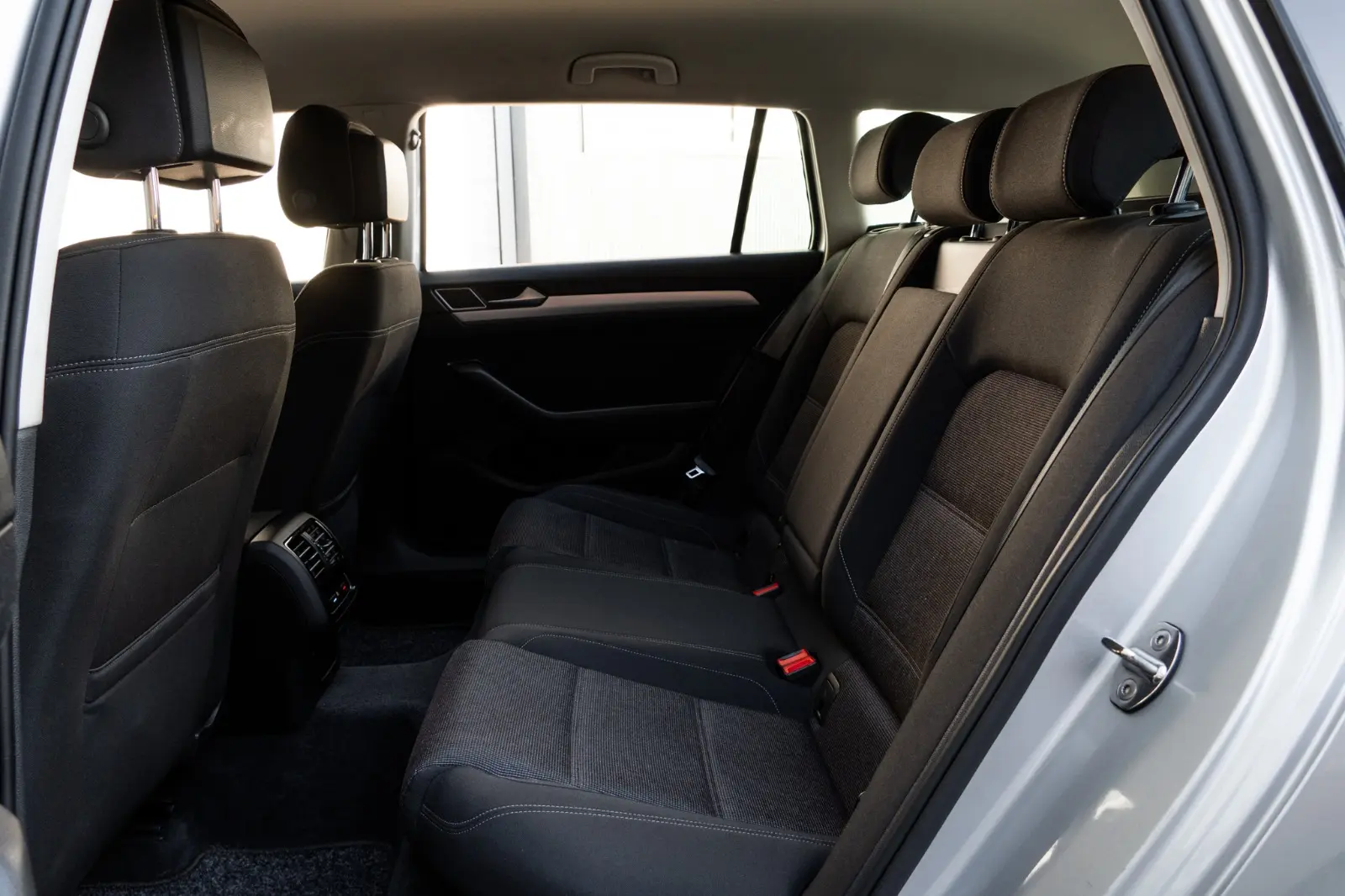 Volkswagen Passat Variant 1.6 TDI Confortline DSG 27