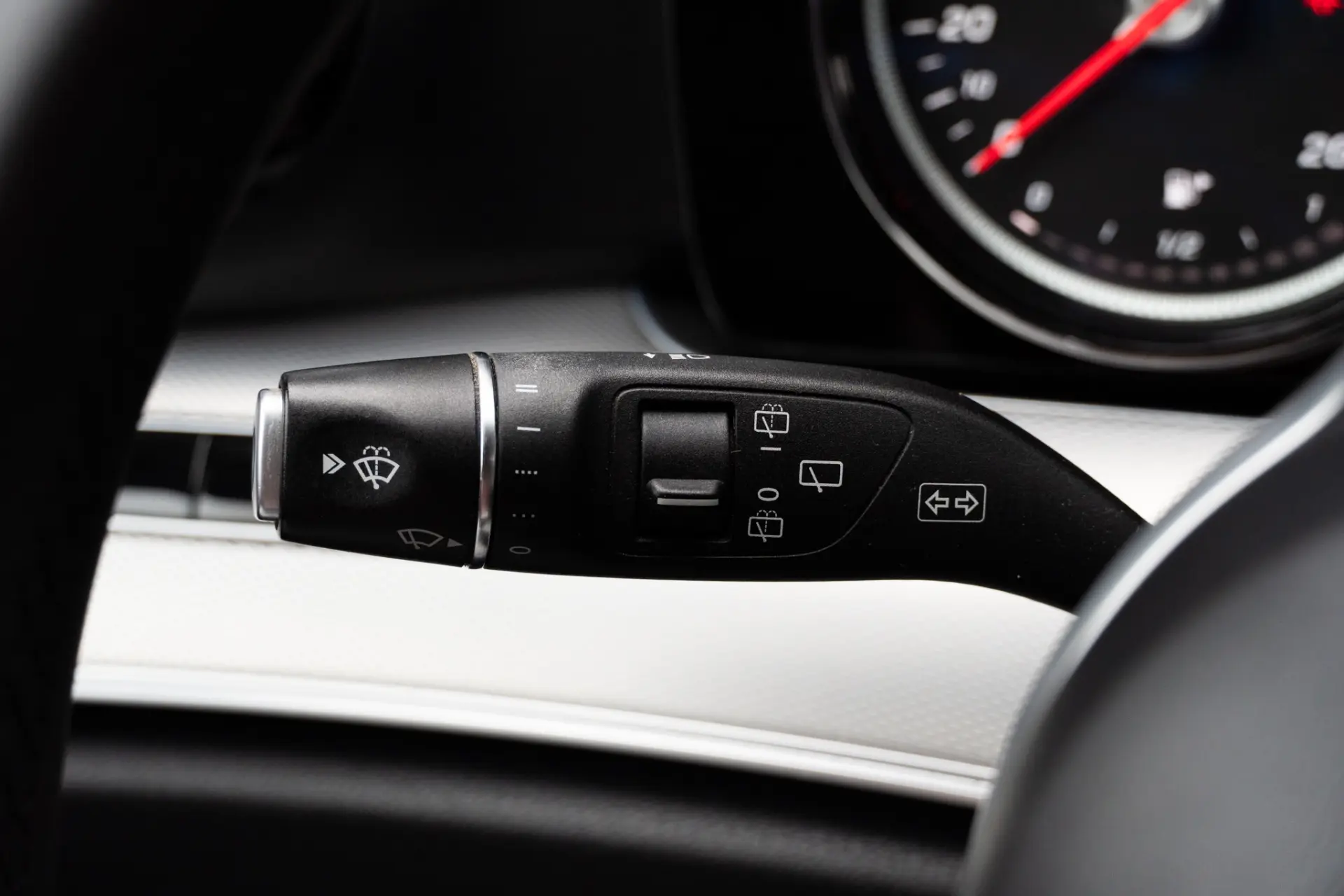 Mercedes-Benz E 220 D Avantgarde 42