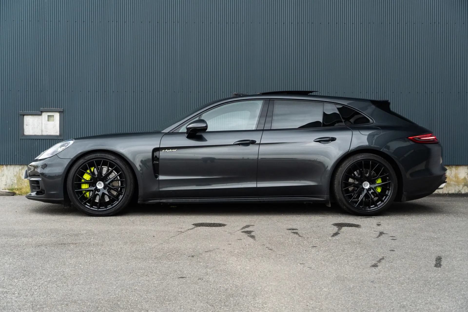 Porsche Panamera Sport Turismo 4 E-Hybrid Platinum Edition PDLS 37