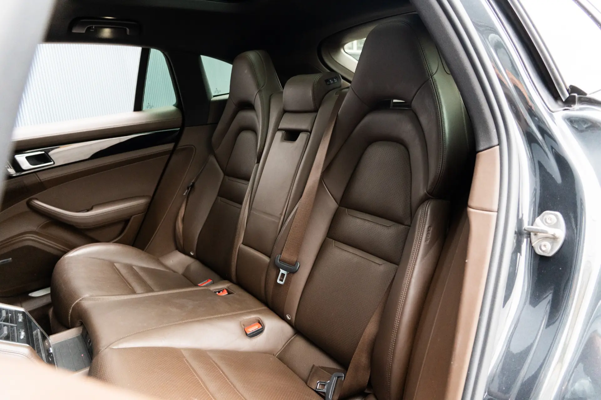 Porsche Panamera Sport Turismo 4 E-Hybrid Platinum Edition PDLS 48