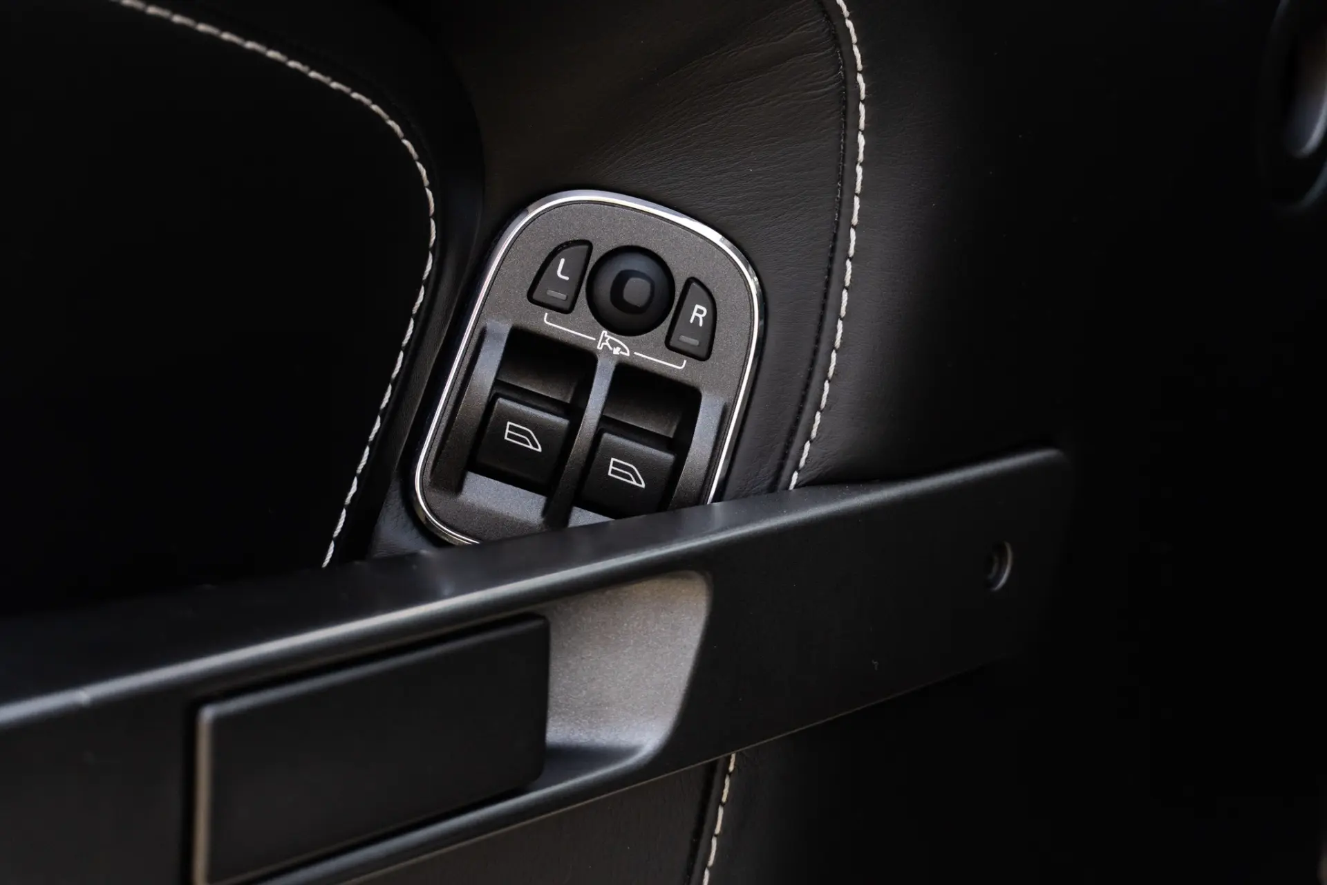 Aston Martin Vantage Coupe Sportshift 37