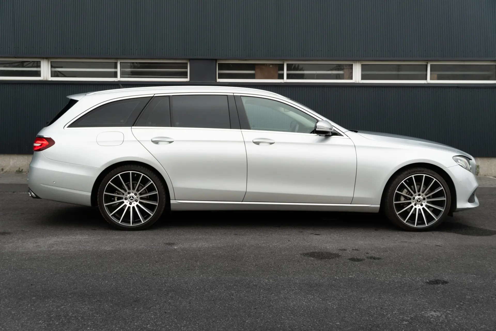 Mercedes-Benz E 220 D Avantgarde 37