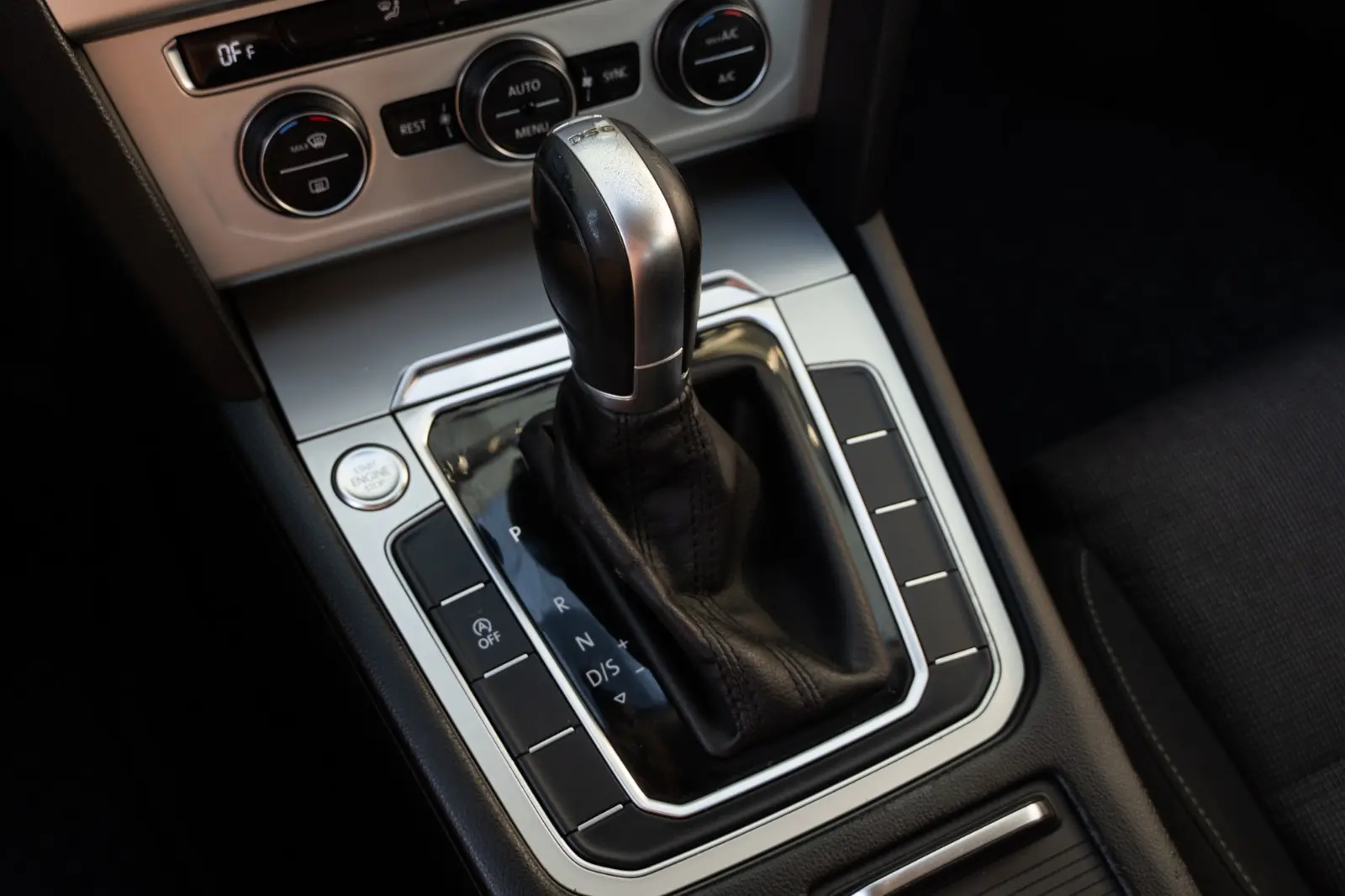 Volkswagen Passat Variant 1.6 TDI Confortline DSG 21