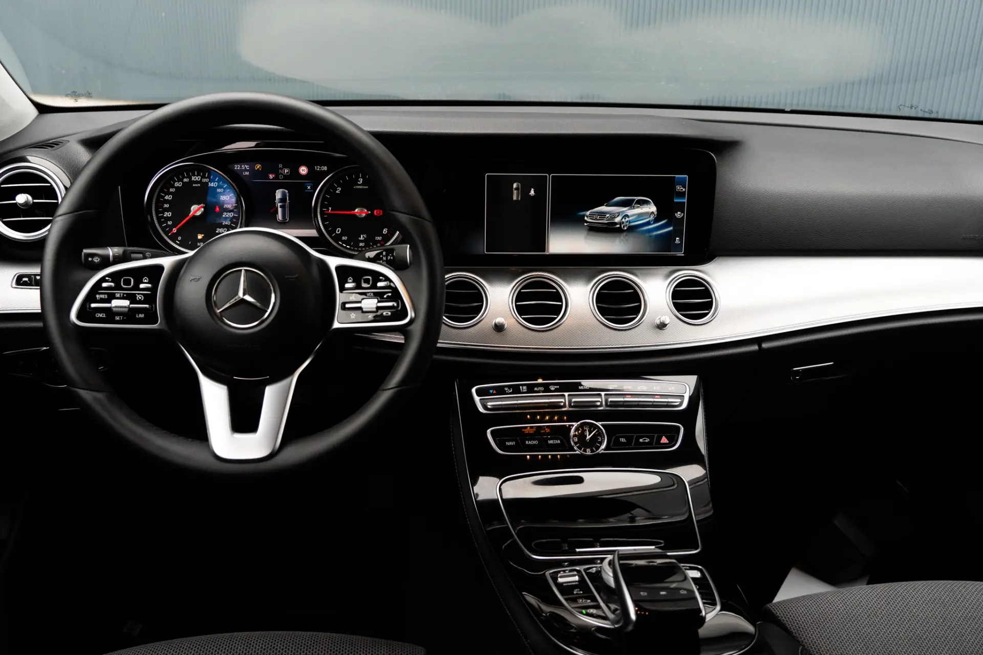 Mercedes-Benz E 220 D Avantgarde 11