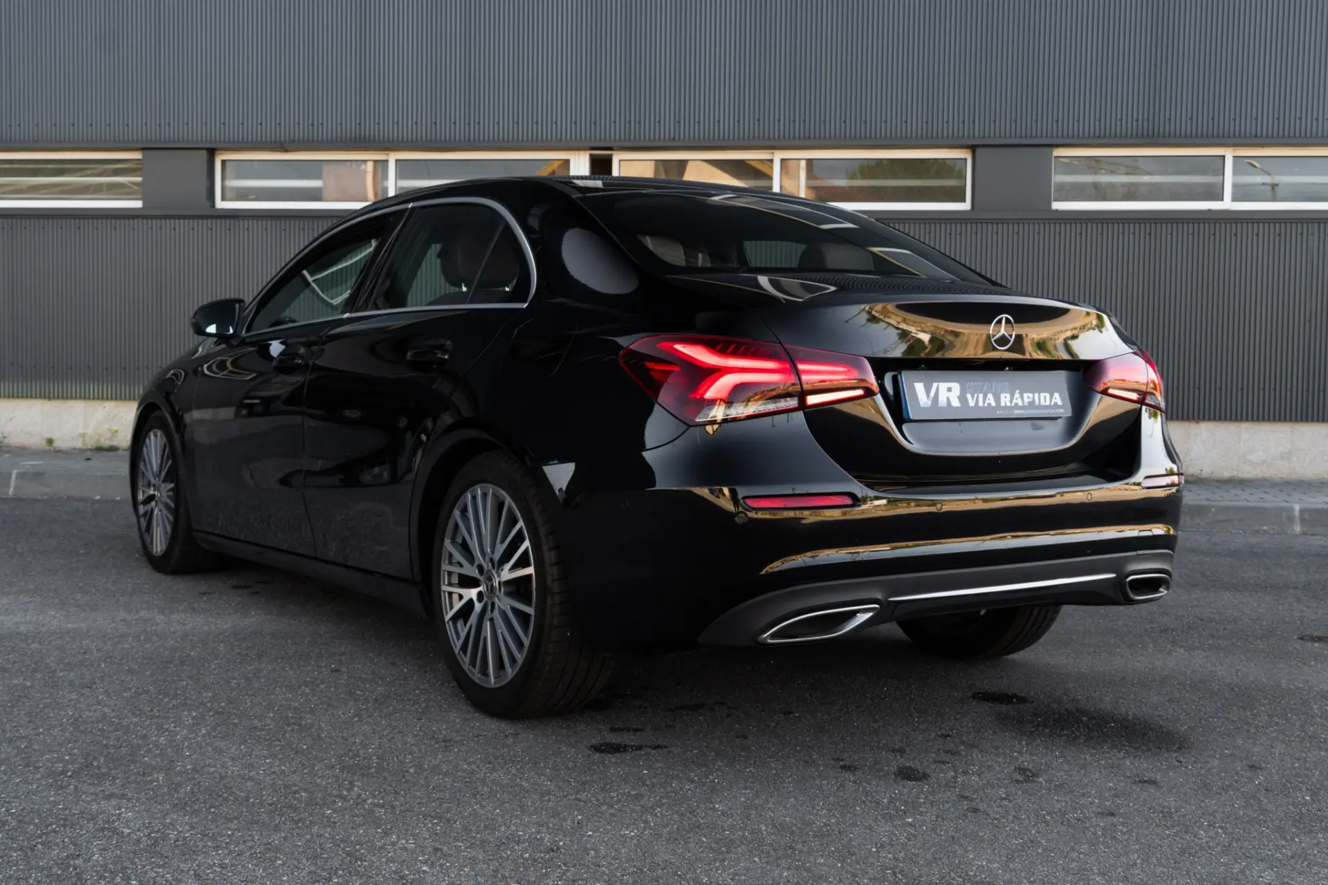 Mercedes-Benz A 180 Limousine d Progressive Aut. 4