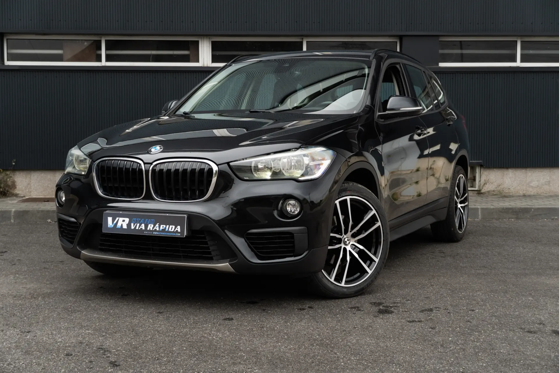 BMW X1 16 d sDrive Advantage 1