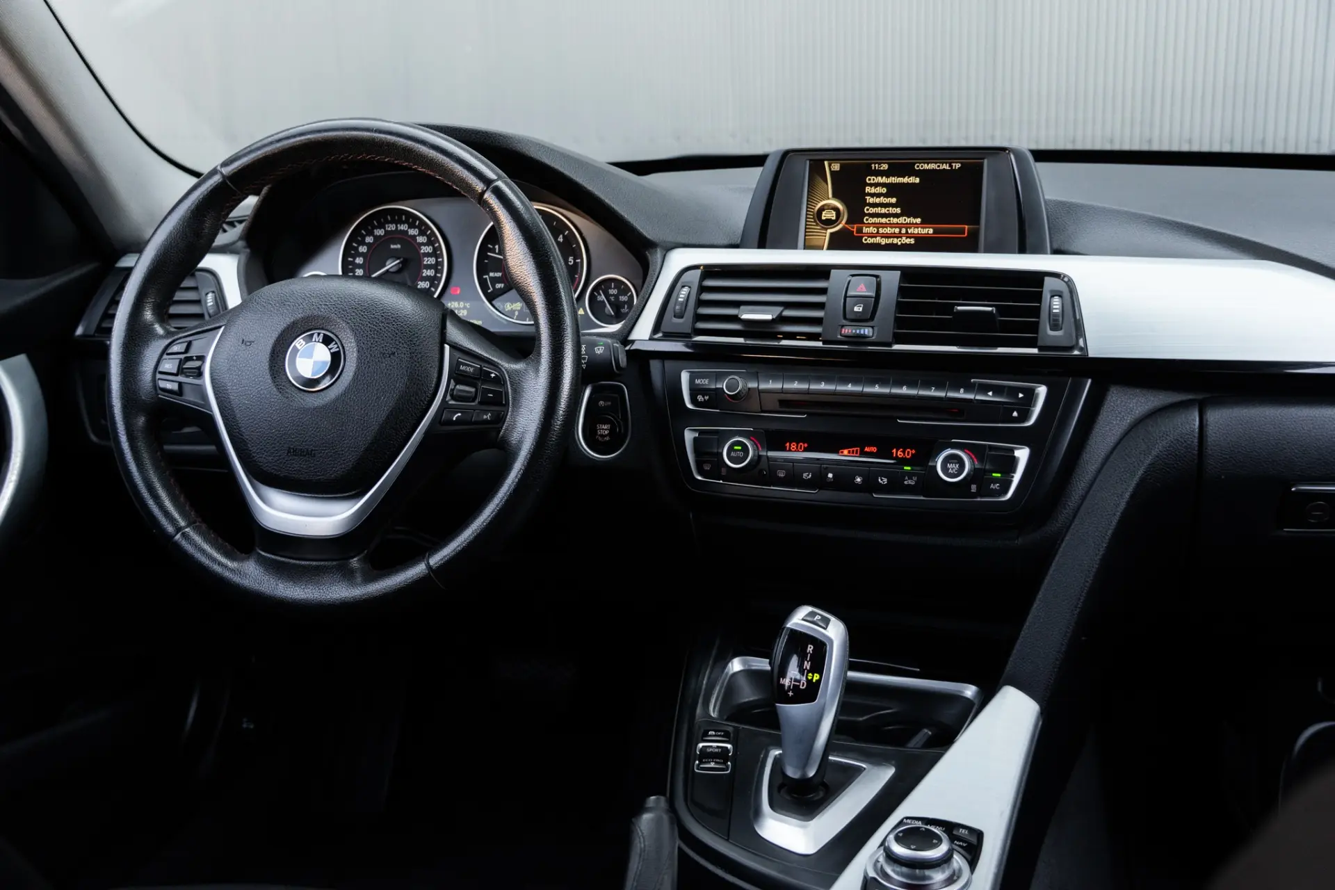 BMW 318 d Auto Line Sport 11