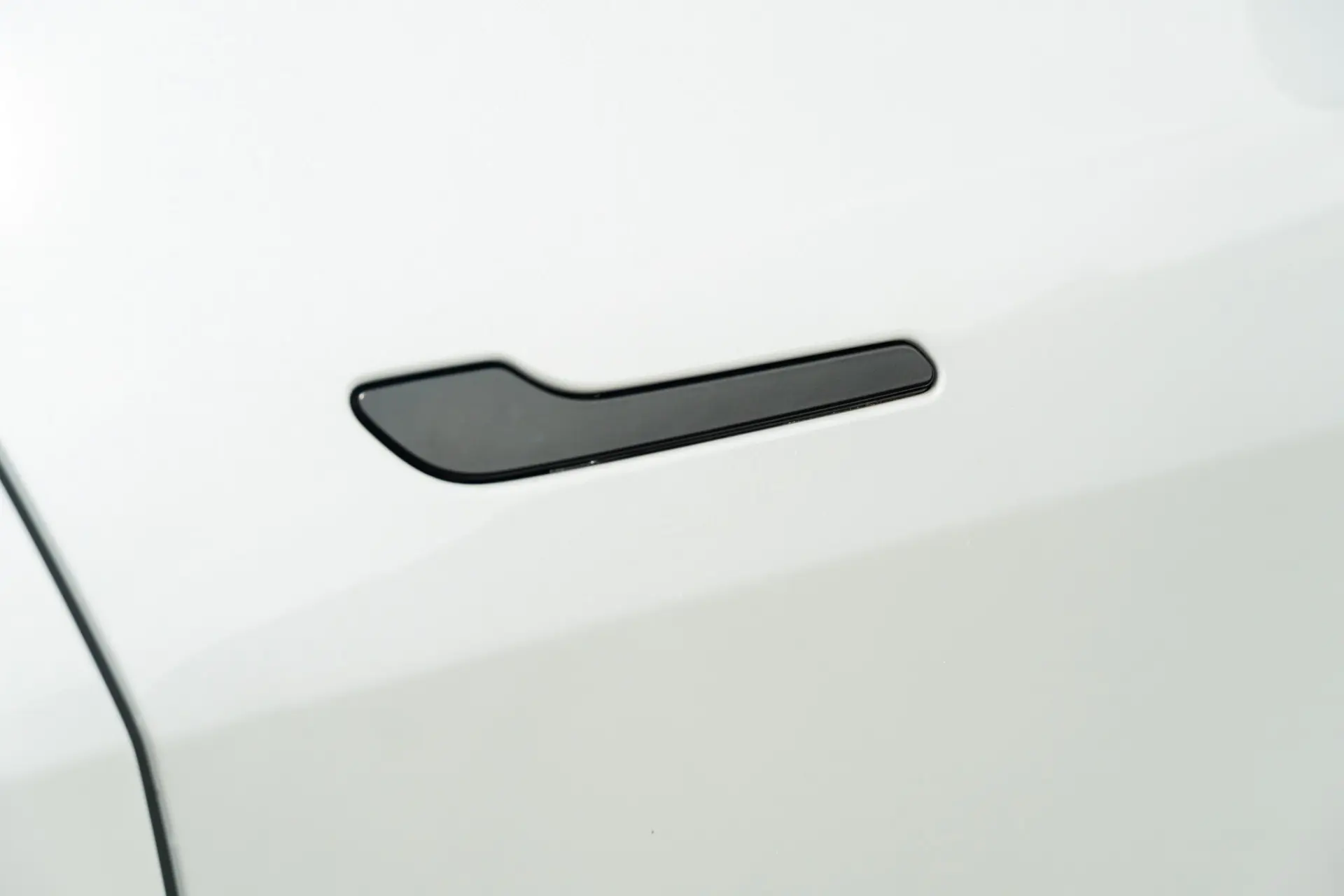 Tesla Model Y Long Range Dual Motor AWD 53