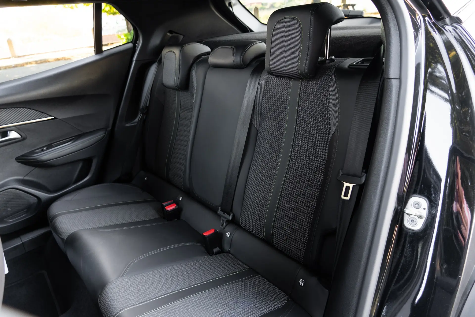 Peugeot 2008 1.2 PureTech GT 9