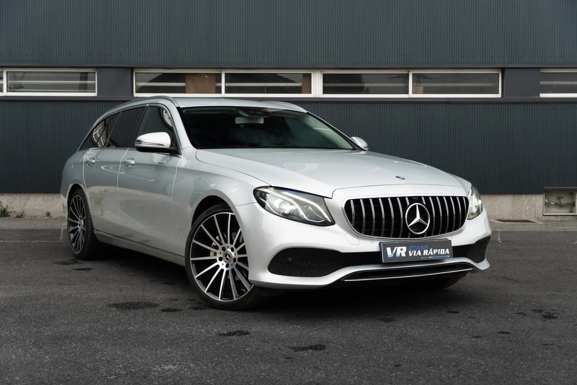 Mercedes-Benz E 220 D Avantgarde 3