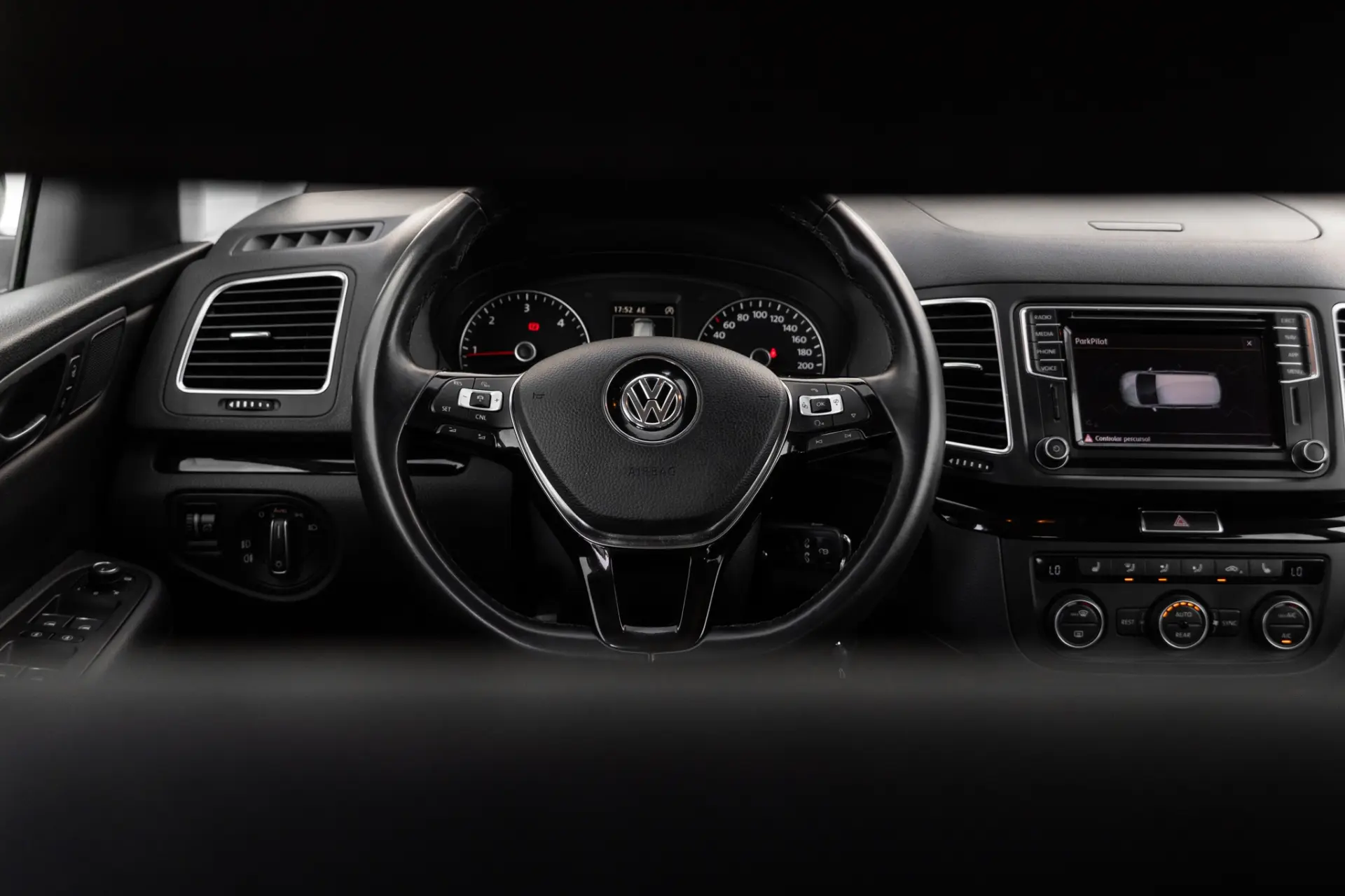 Volkswagen Sharan 2.0 TDI Highline 11
