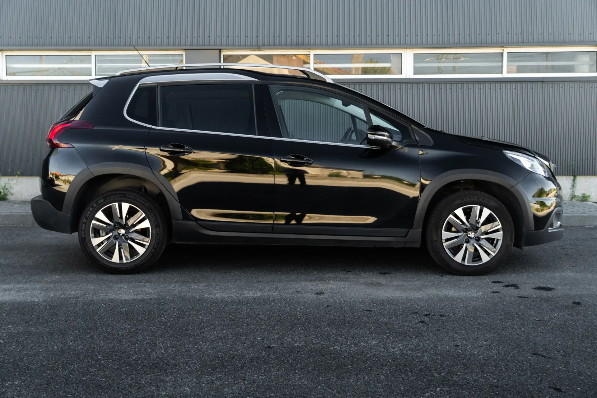 Peugeot 2008 1.2 PureTech Allure 26