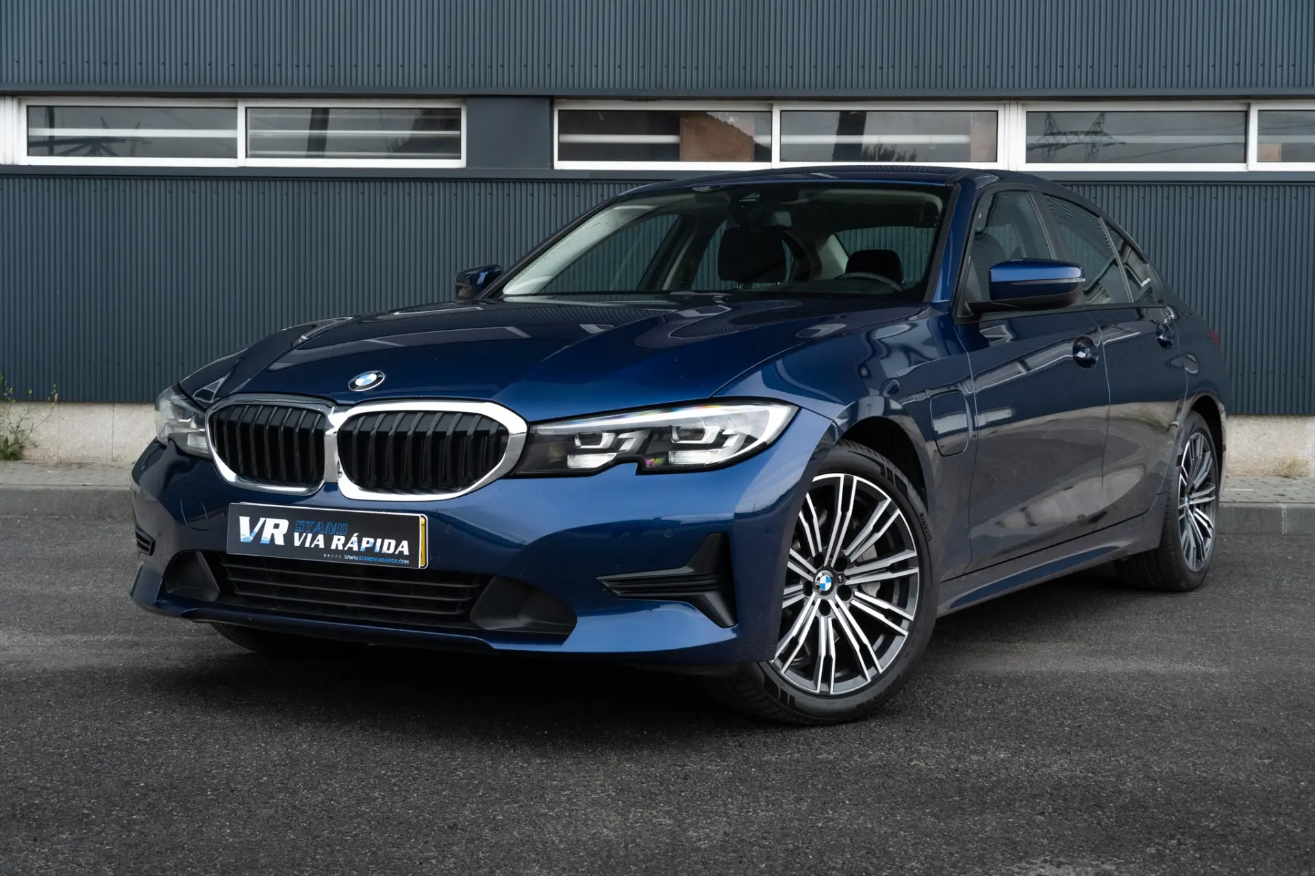 BMW 330 e Line Luxury Auto 1