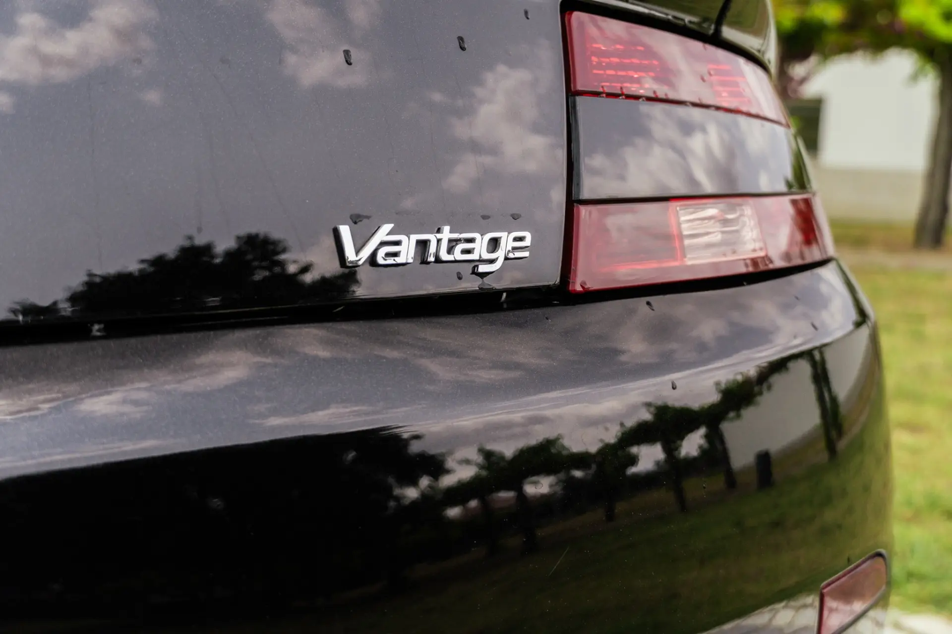 Aston Martin Vantage Coupe Sportshift 29