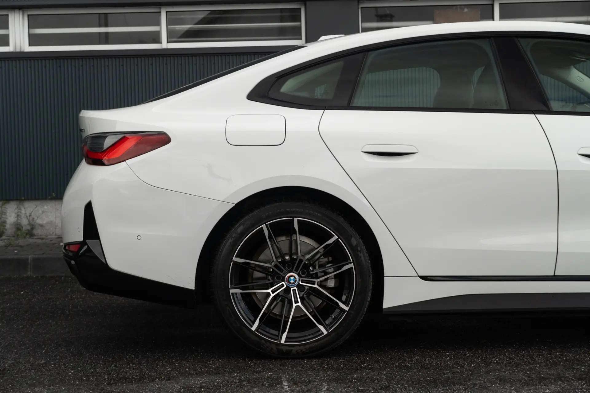BMW i4 eDrive40 34