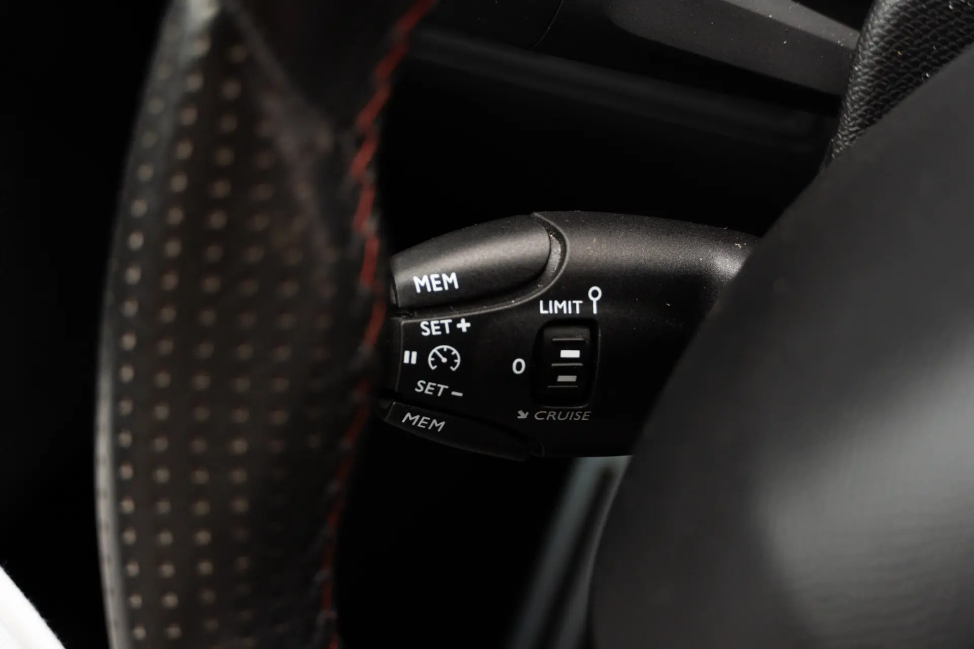 Peugeot 308 1.5 BlueHDi GT Line 38