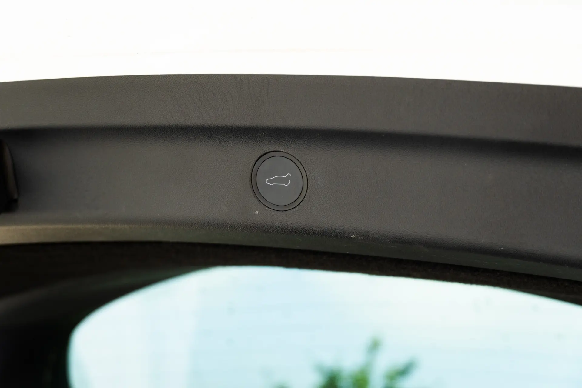 Tesla Model Y Long Range Dual Motor AWD 50