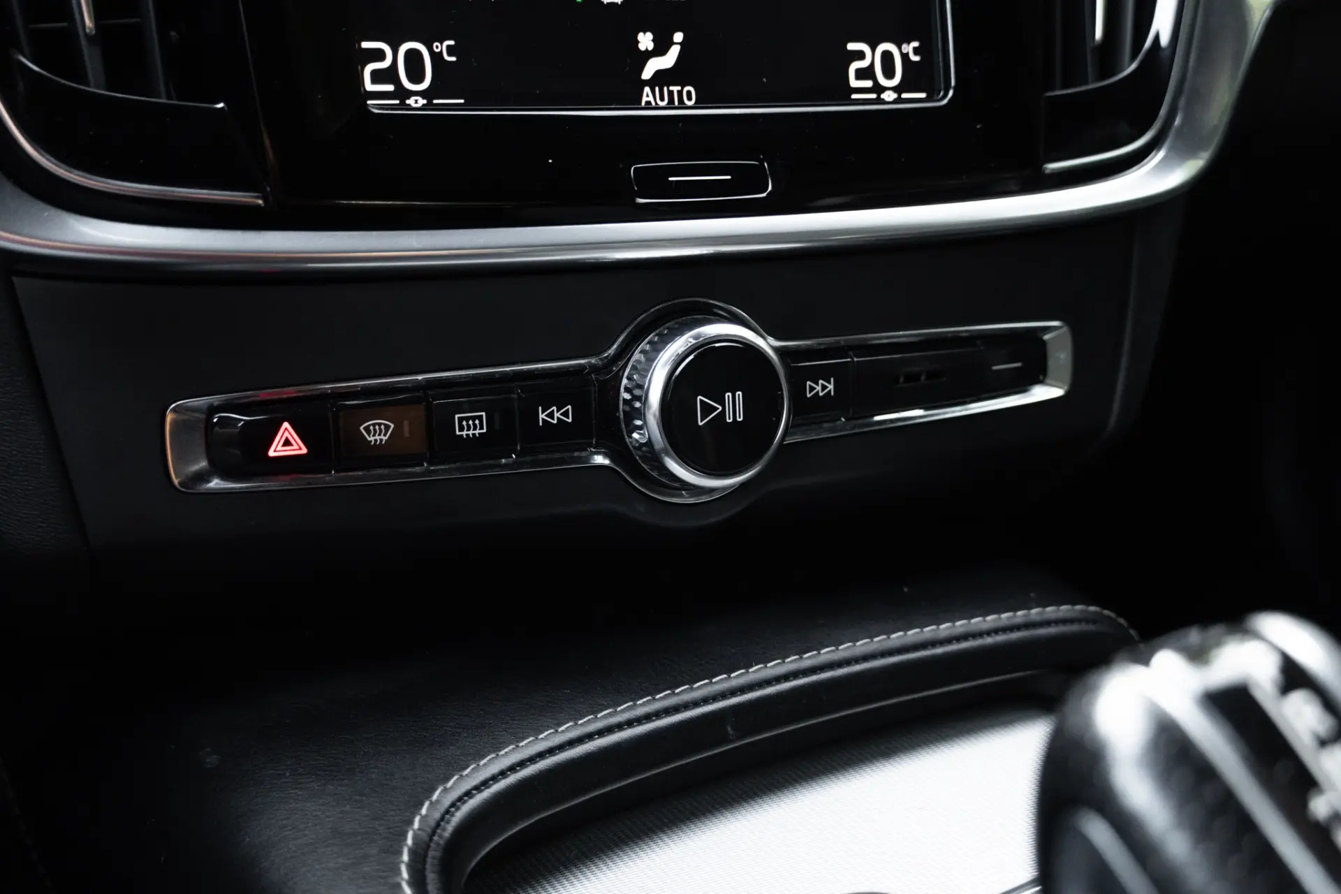 Volvo V90 2.0 D4 R-Design Geartronic 23