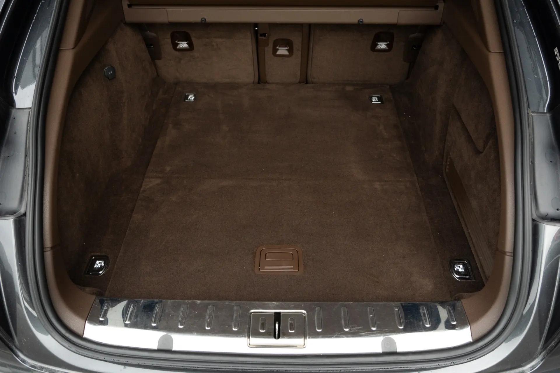 Porsche Panamera Sport Turismo 4 E-Hybrid Platinum Edition PDLS 55