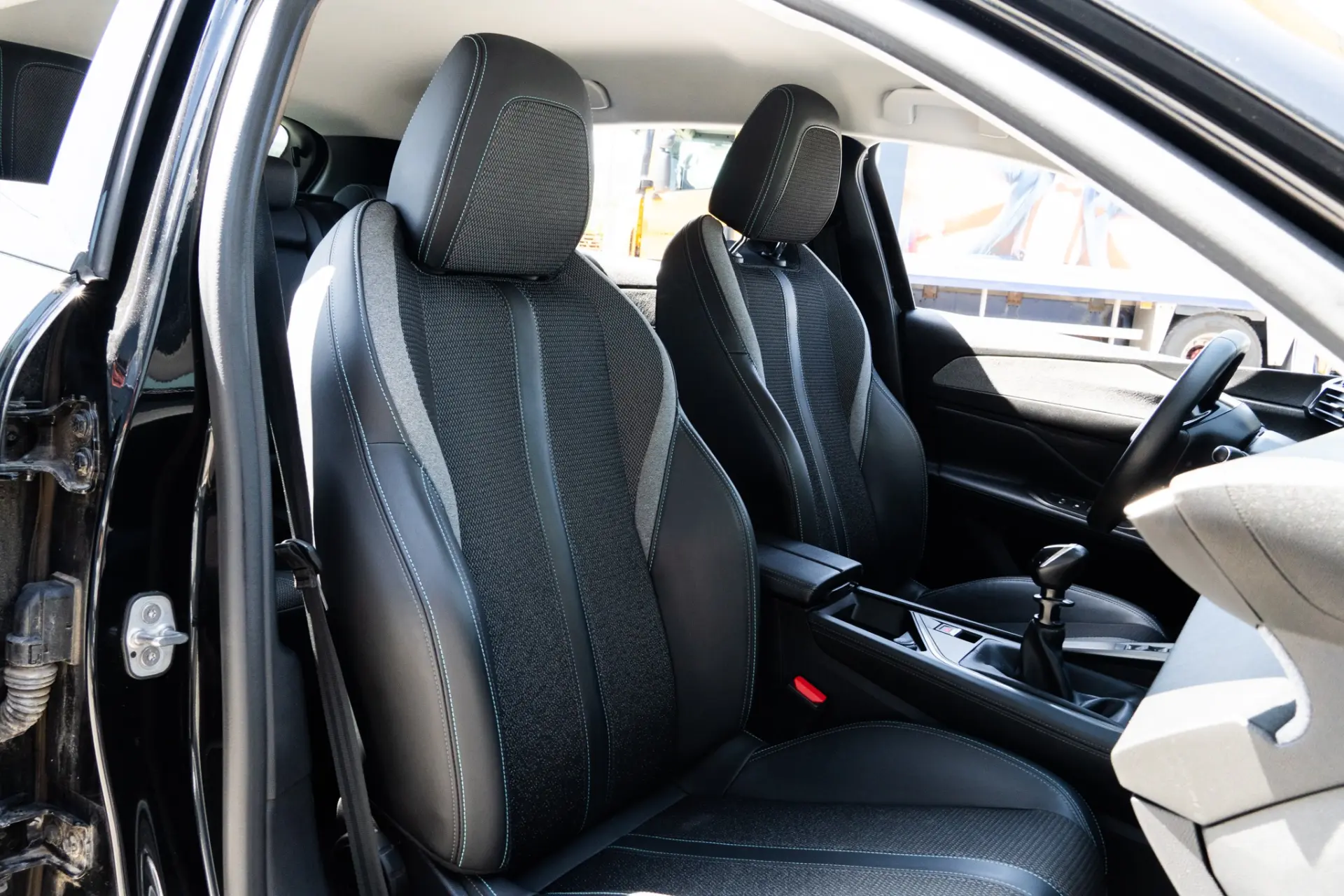 Peugeot 308 1.2 PureTech Allure 26